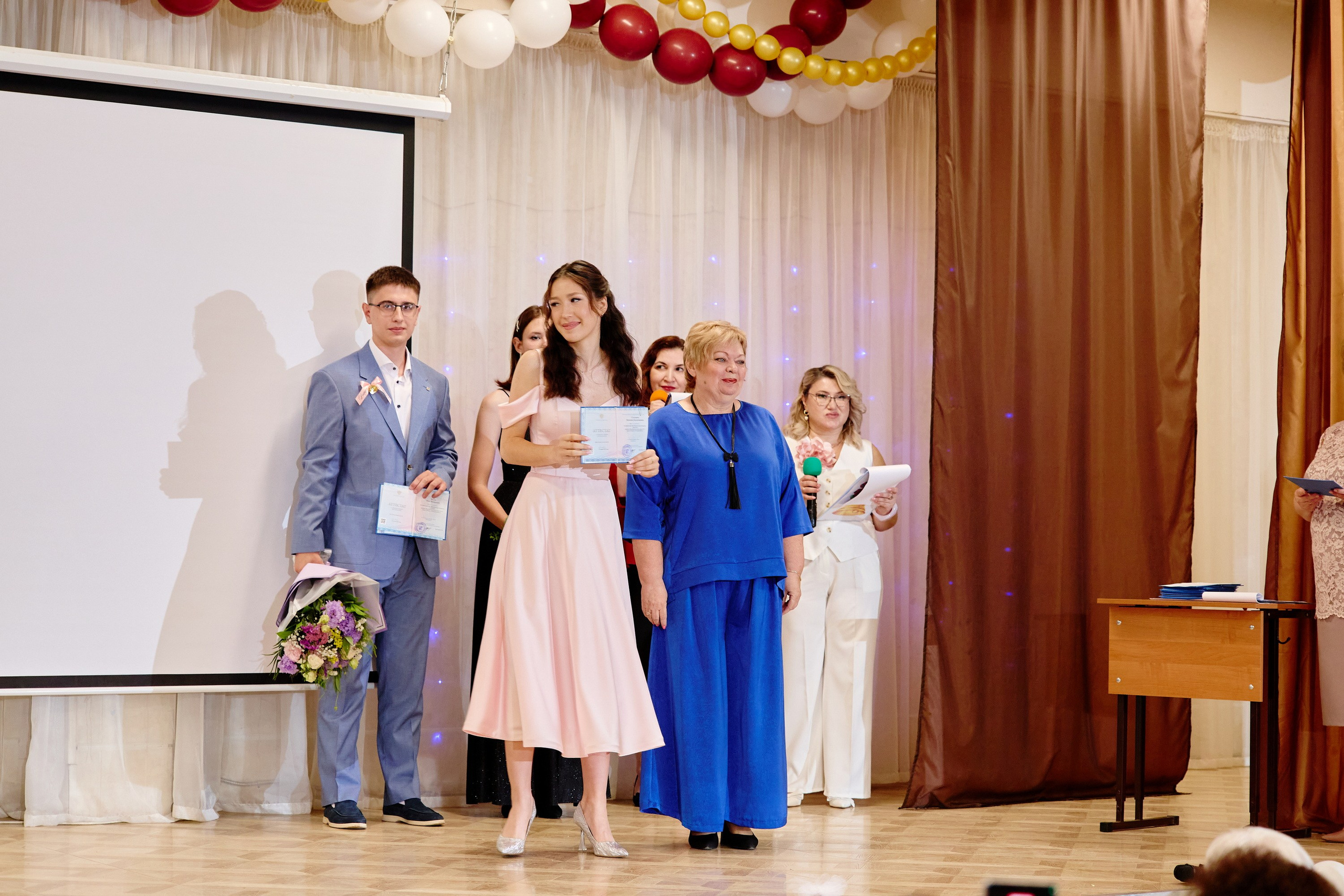 Выпускной 35 Сош. Фотограф Выпускные альбомы Таганрог Сергей Коробченко