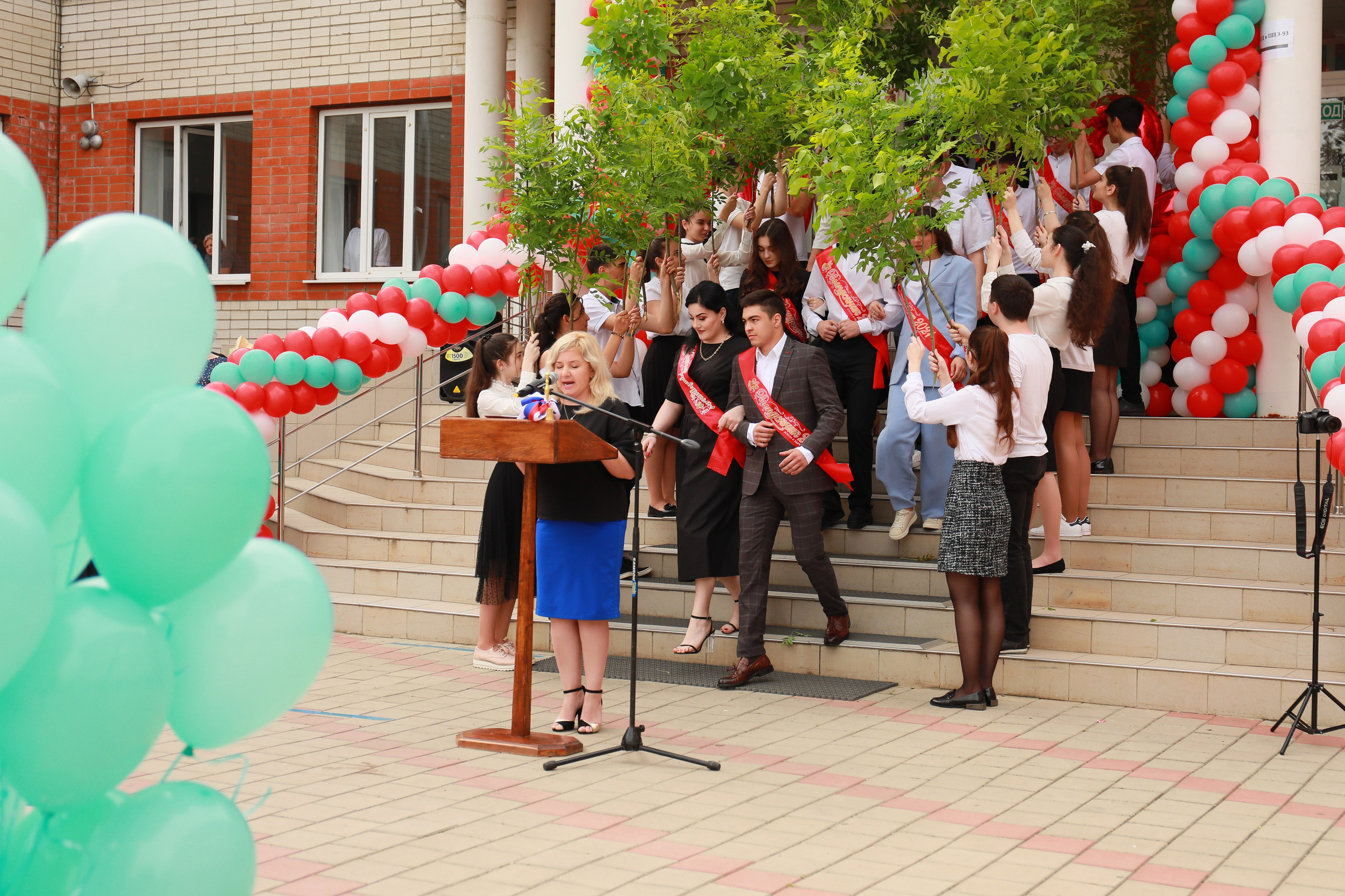Последний звонок (Школа 2). Детский семейный фотограф Краснодар