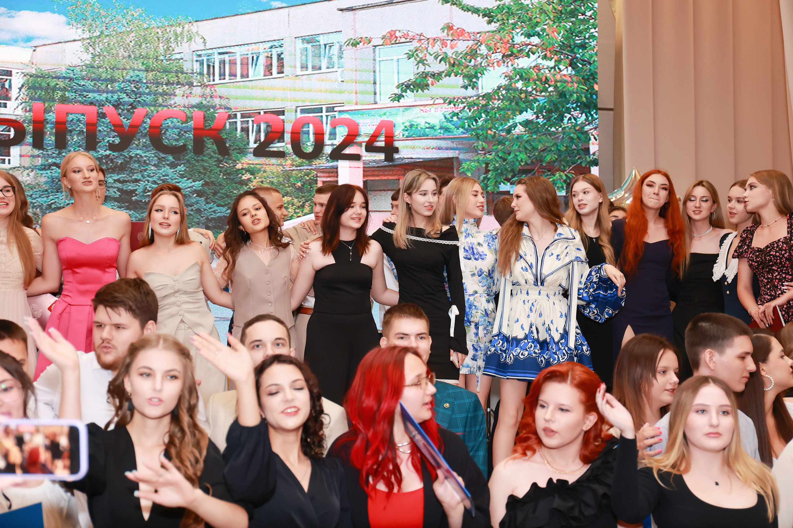 Вручение аттестатов Гимназия 87. Детский семейный фотограф Краснодар