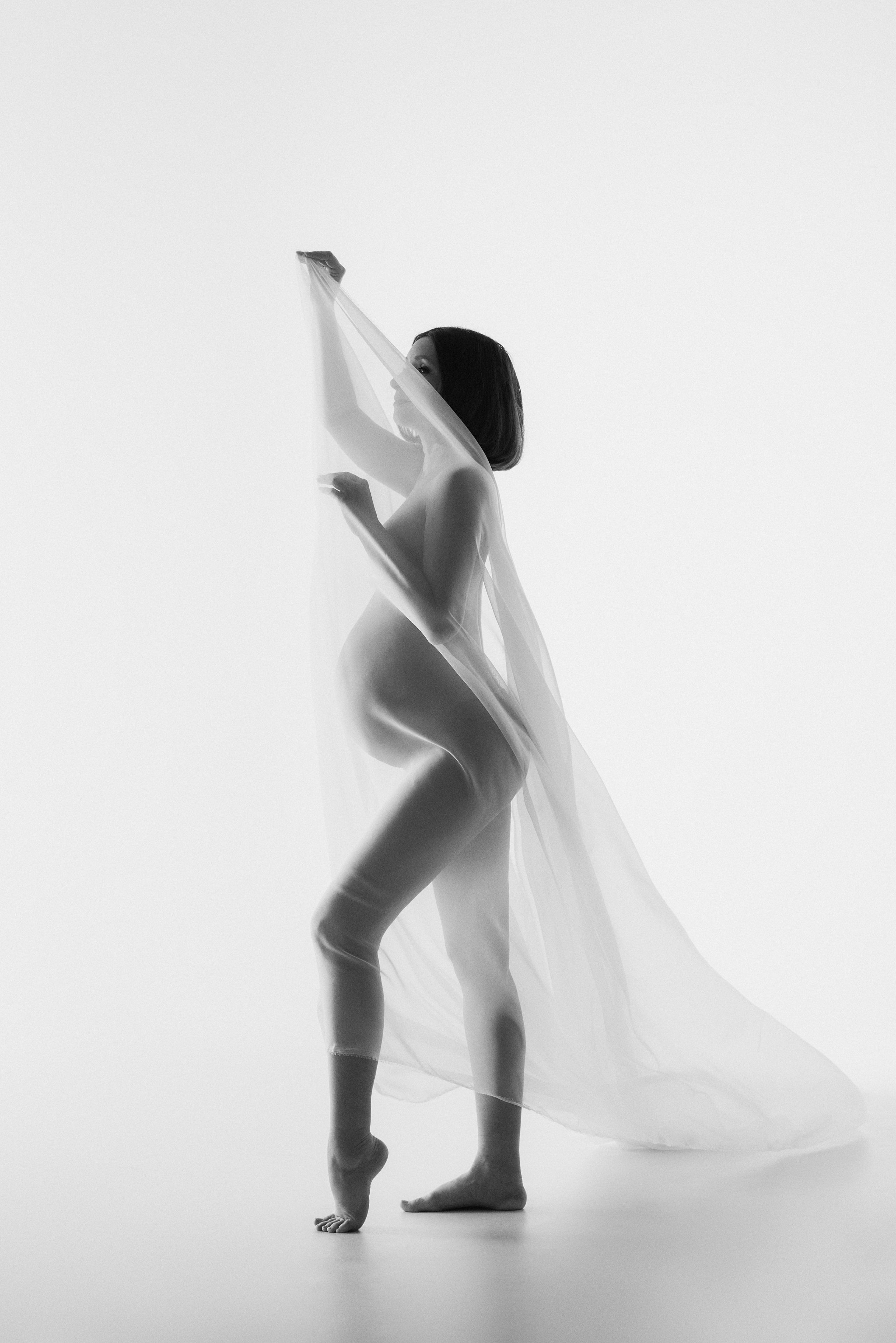 Фотосъемка беременности. Фотограф беременности, новорожденных и детей до года в Челябинске Волк