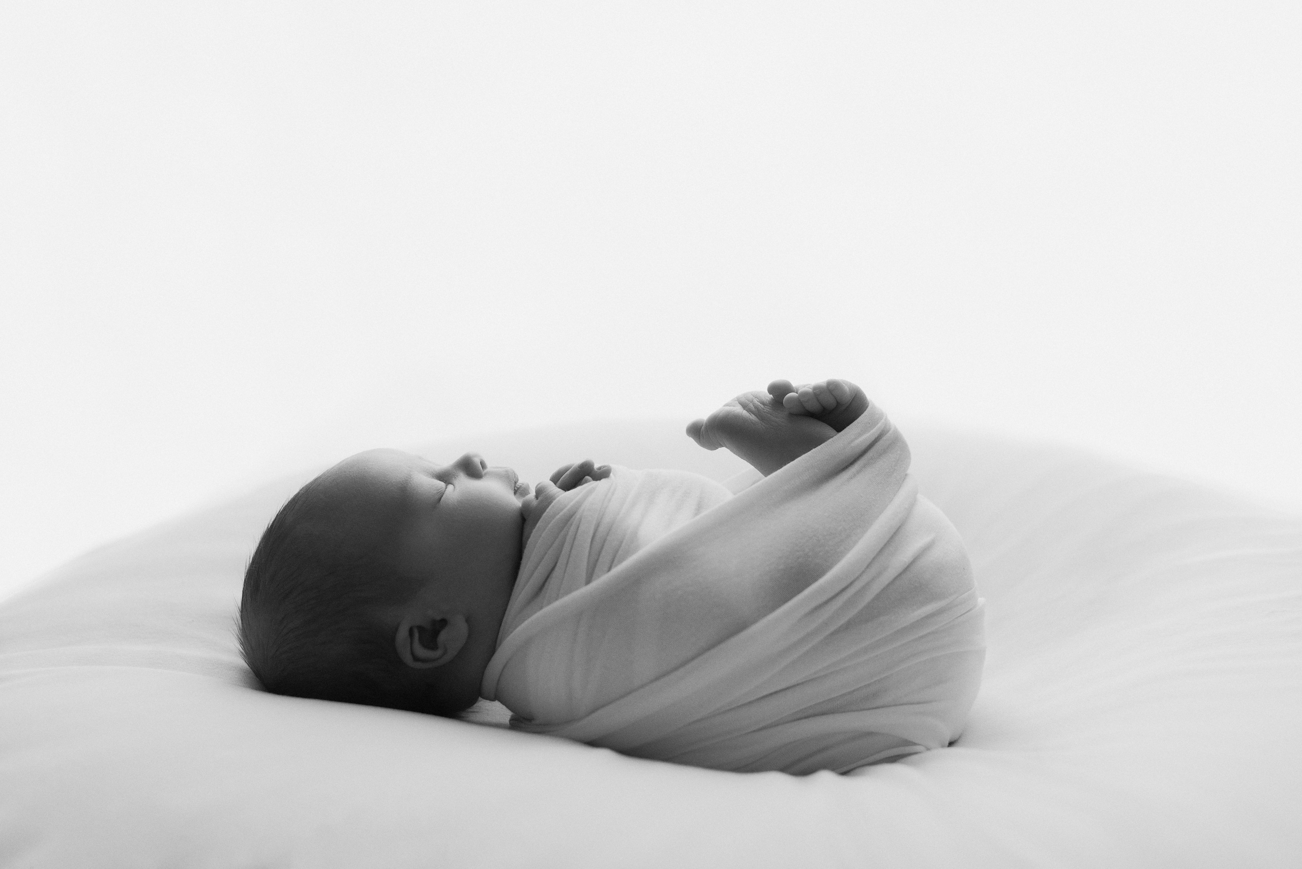 Фотосъемка новорожденного. Фотограф беременности, новорожденных и детей до года в Челябинске Волк