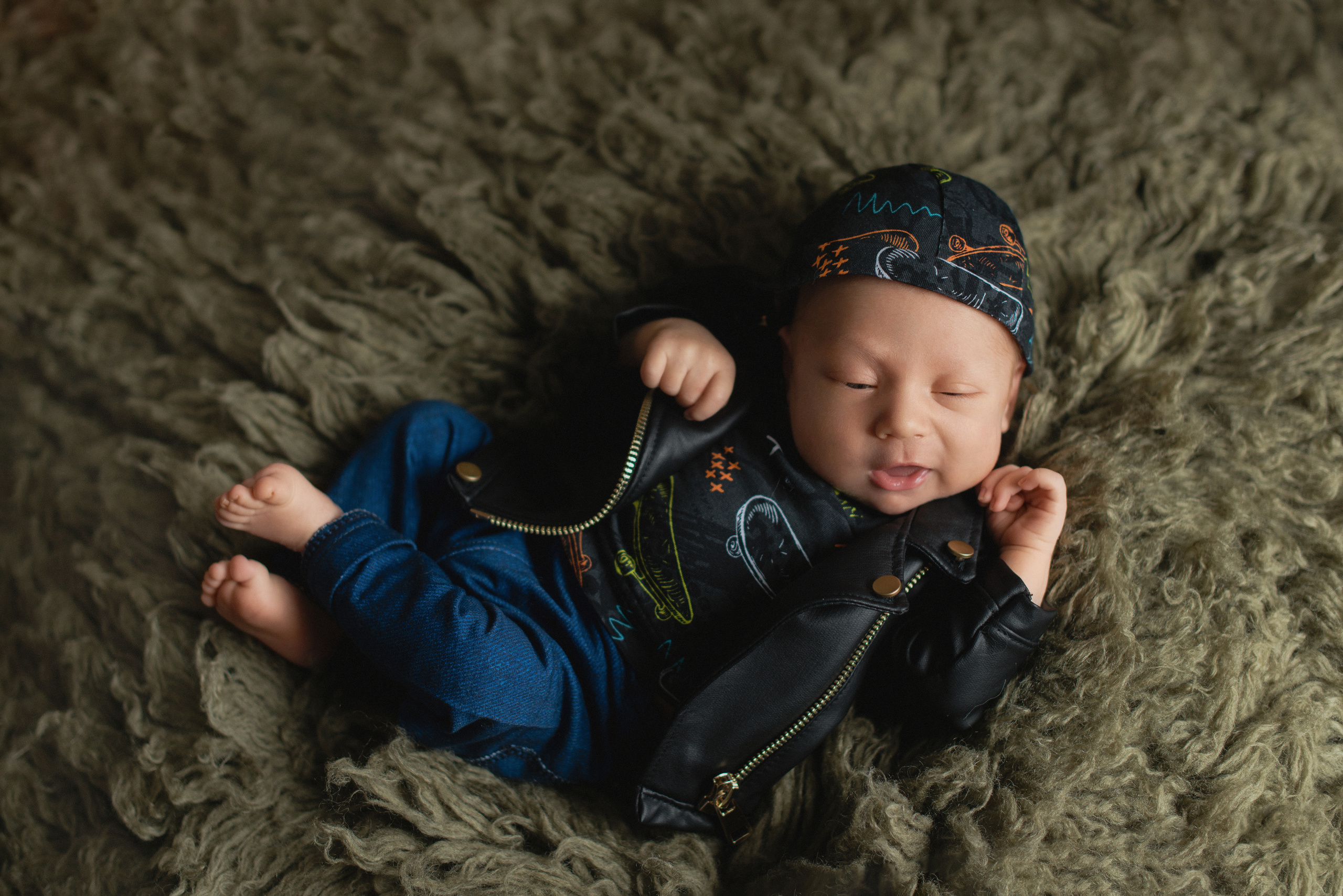 Фотосъемка новорожденного. Фотограф беременности, новорожденных и детей до года в Челябинске Волк