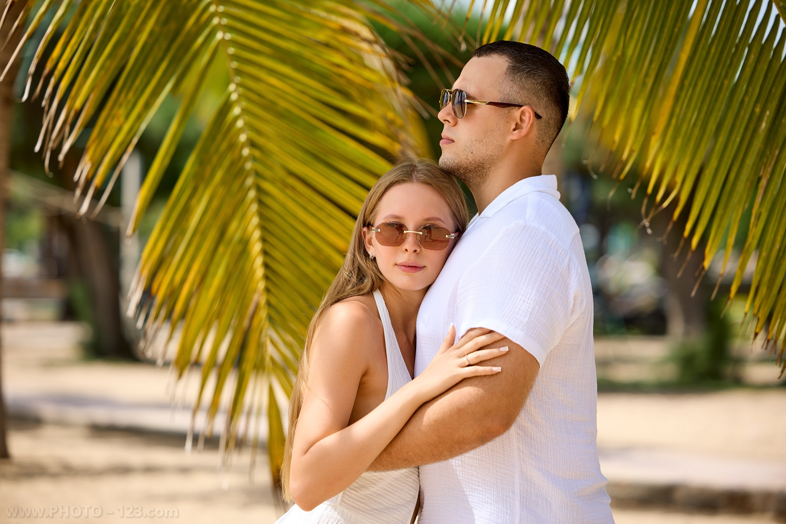 Family Photoshoot in Nha Trang Park & Beach. Commercial & Lifestyle Photographer in Nha Trang | photo-123.com