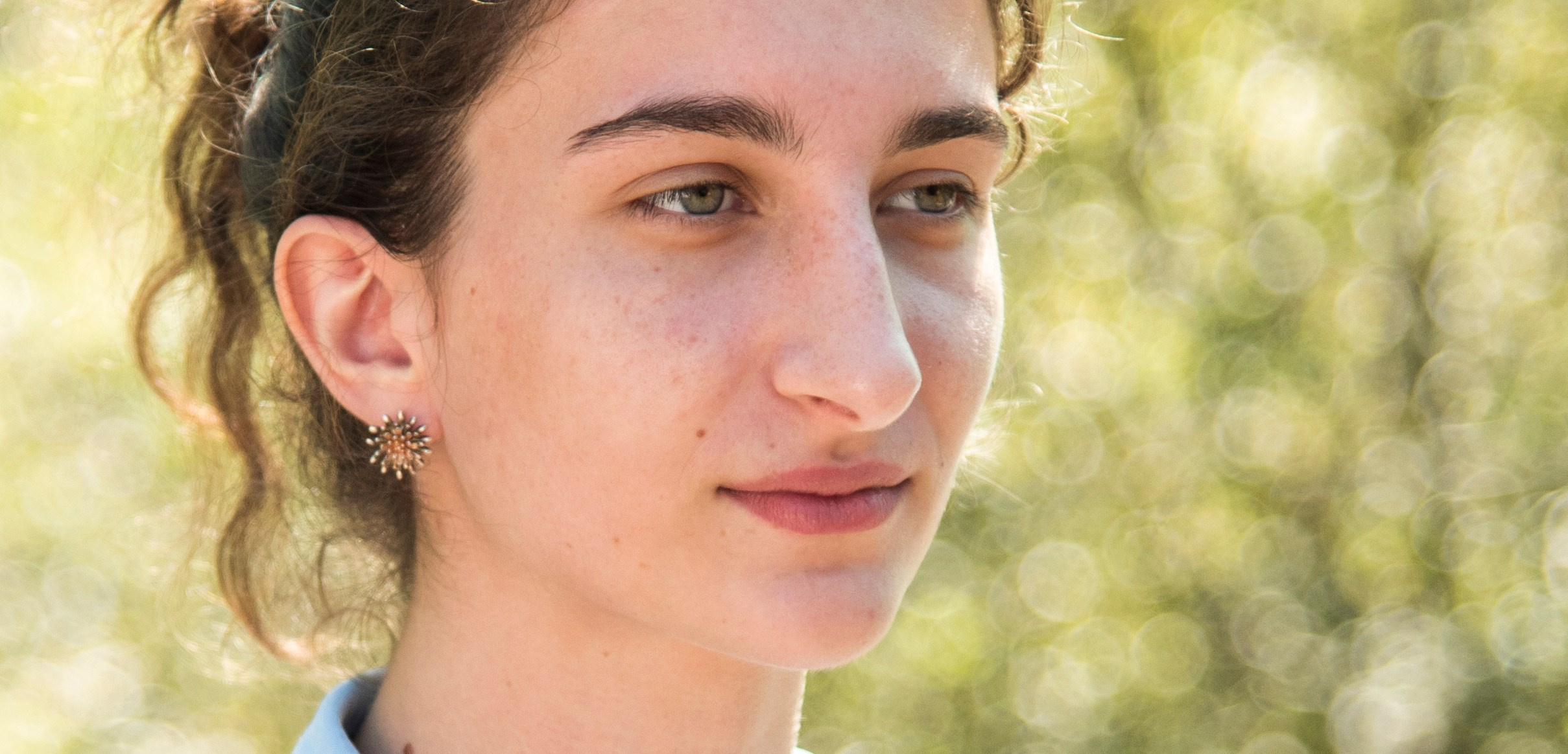 Портрет. крупный план. Кавказская девушка. Южная принцесса. Абхазка. Абхазия, Озеро Рица.