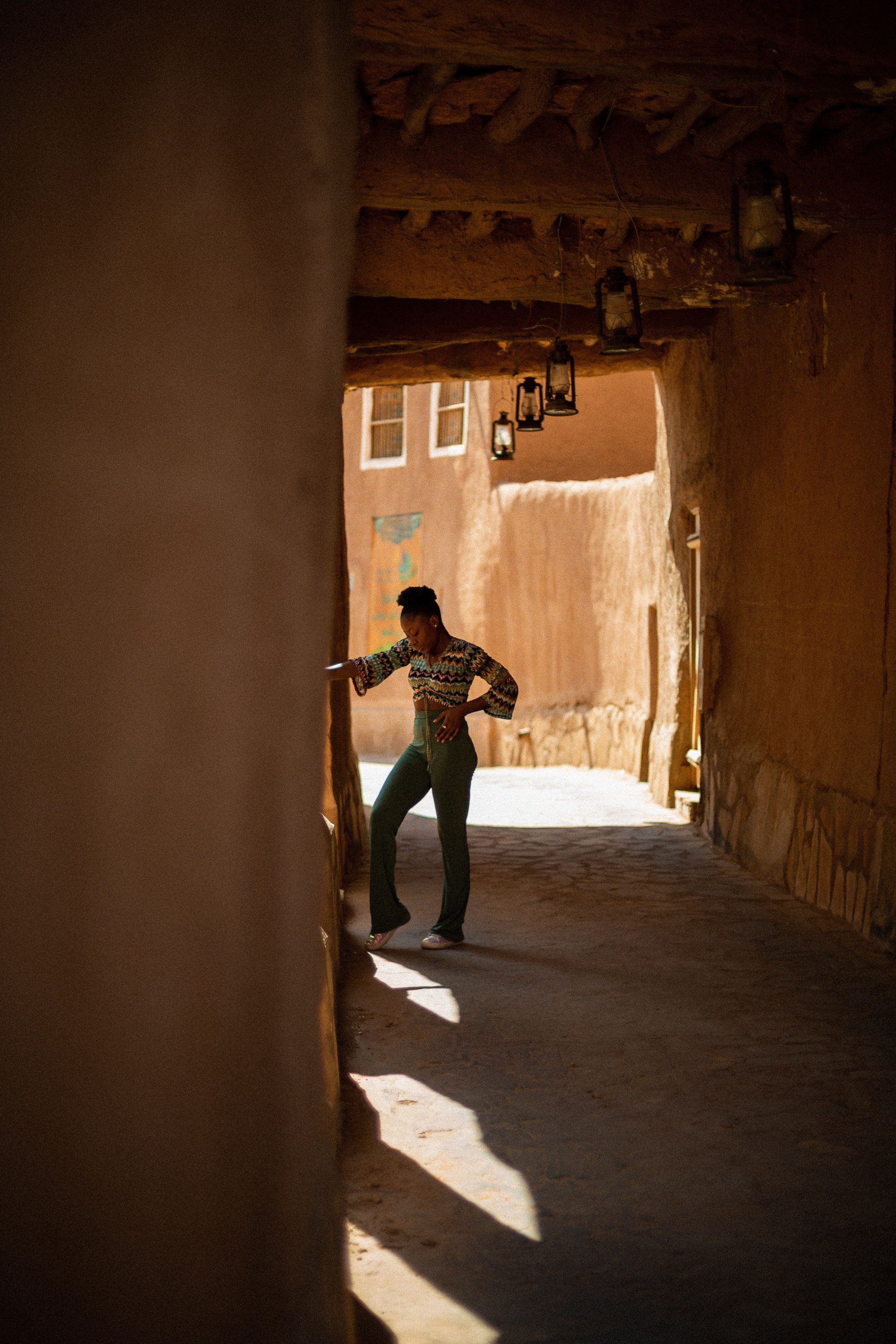 Лавлин Бакари