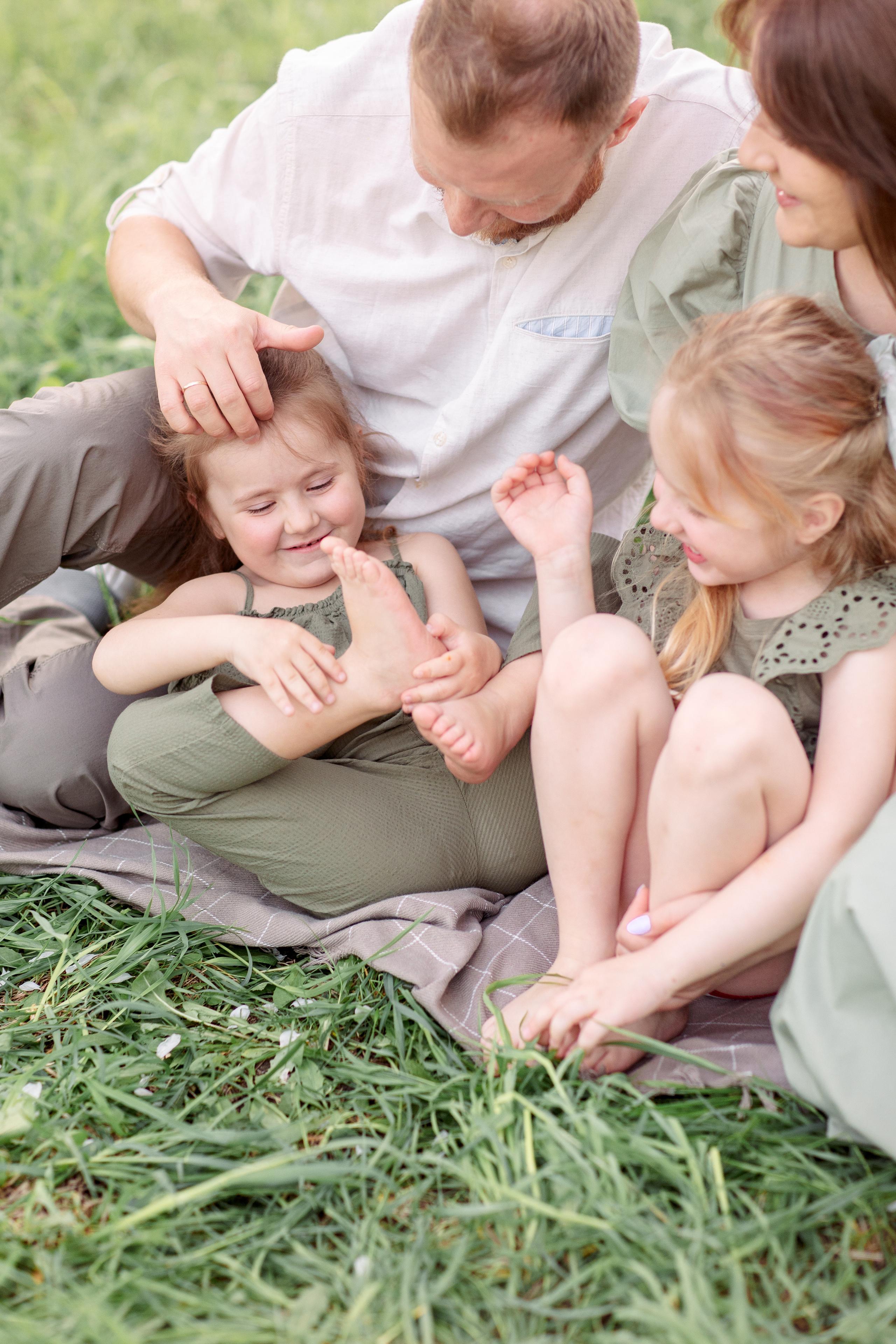 Семейная фотосессия в цветущих садах. Весна 2021. Семейный и детский фотограф в Пензе Анна Михайлова