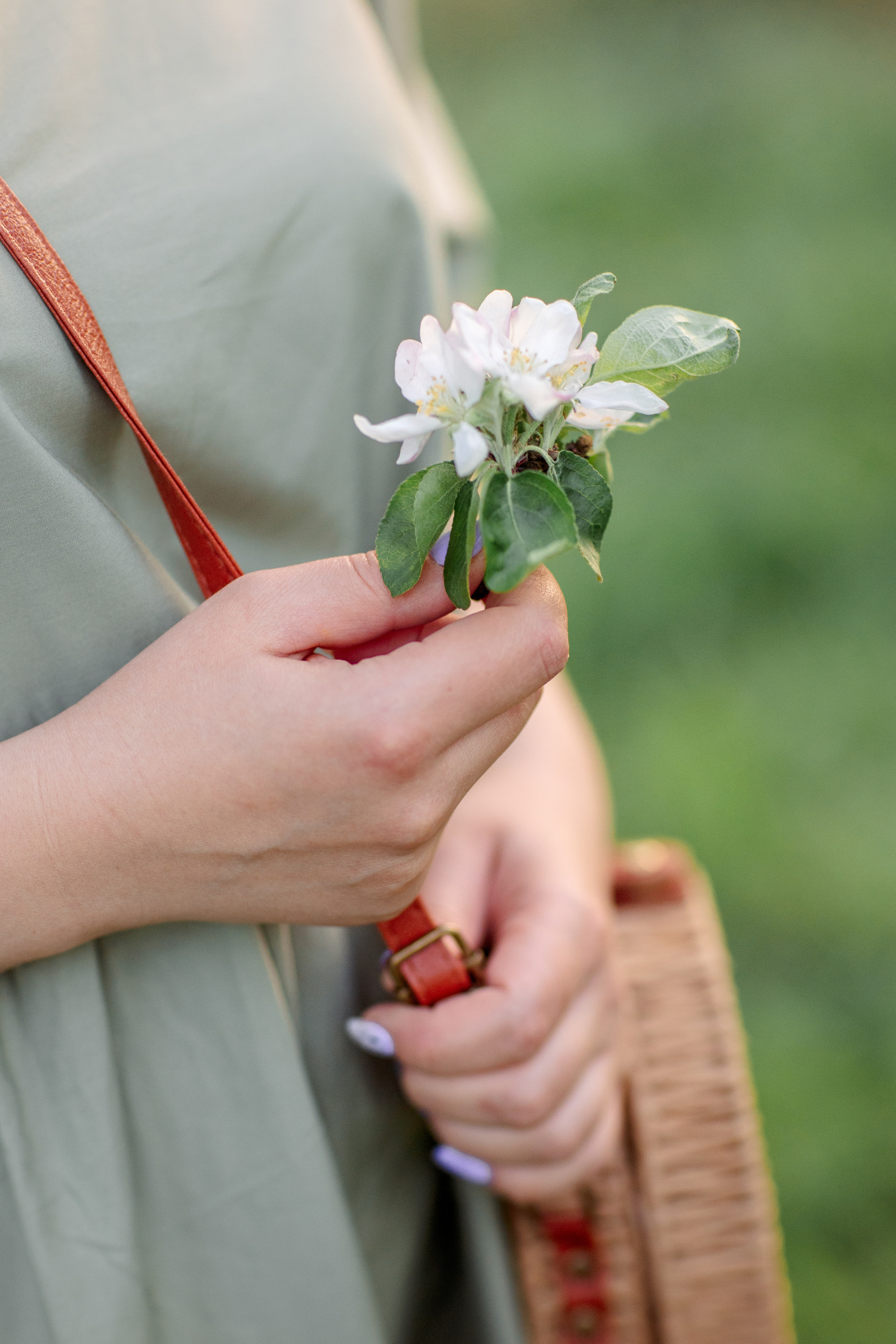 Семейная фотосессия в цветущих садах. Весна 2021. Семейный и детский фотограф в Пензе Анна Михайлова