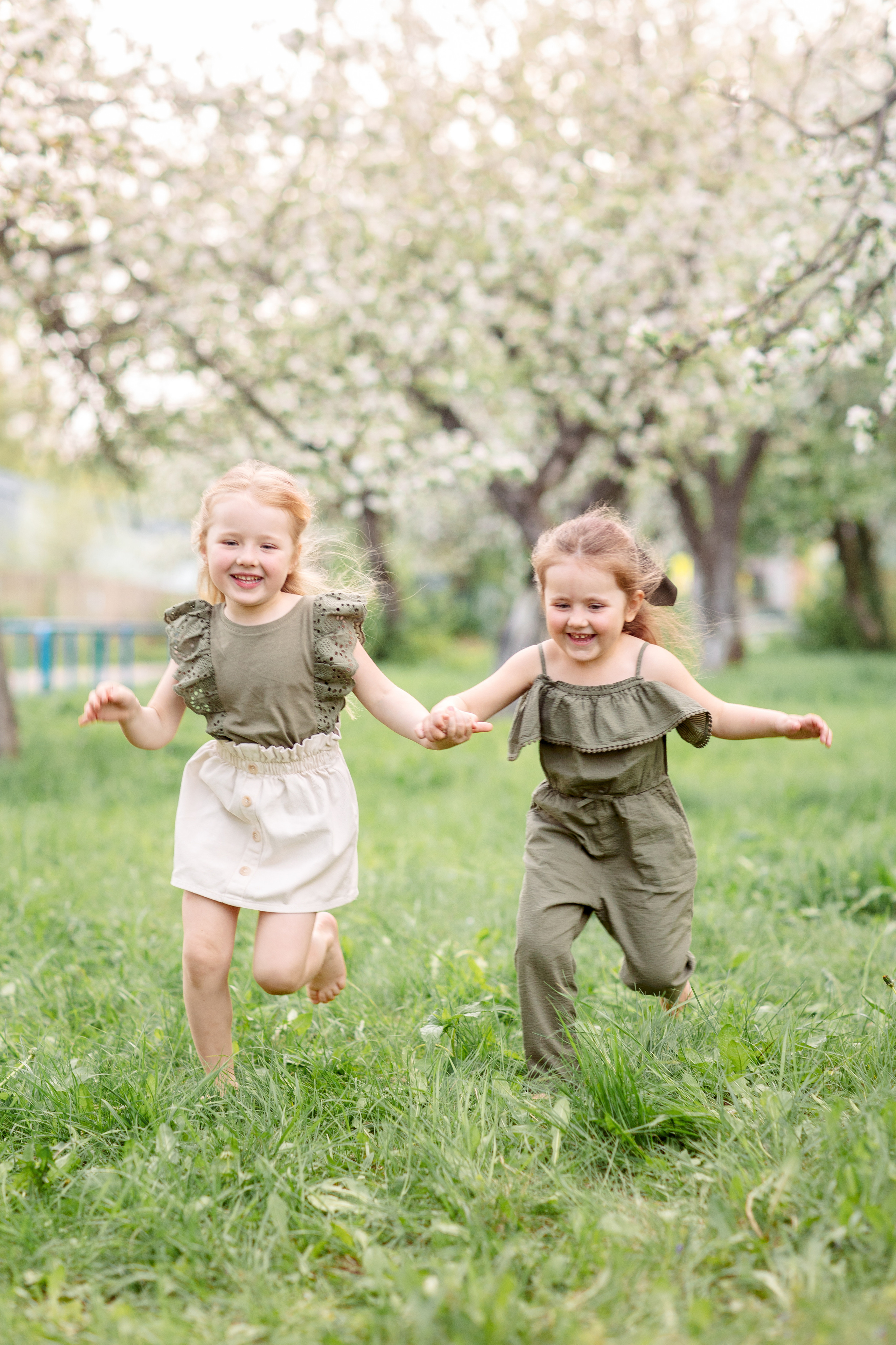 Семейная фотосессия в цветущих садах. Весна 2021. Семейный и детский фотограф в Пензе Анна Михайлова