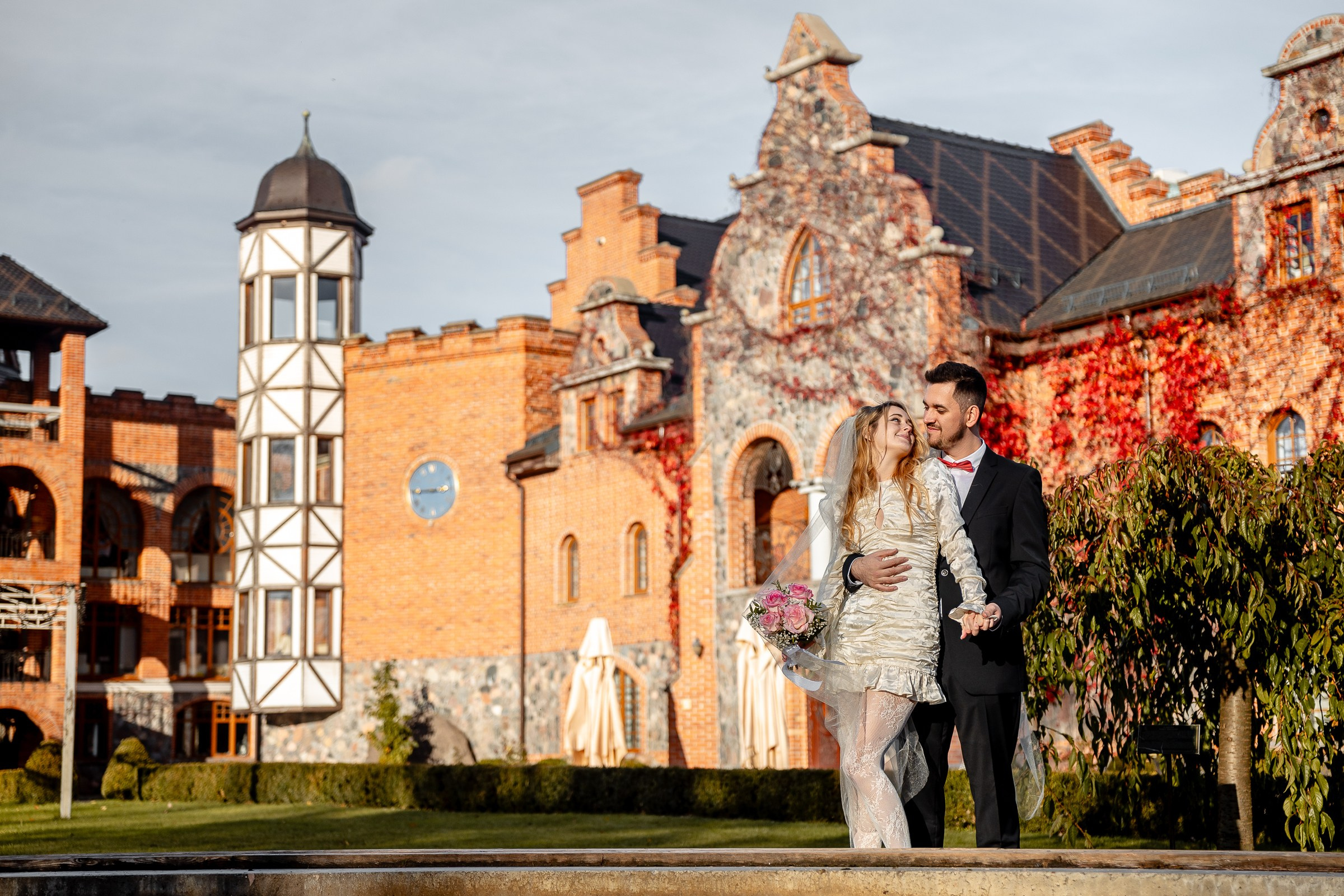 Кирилл и Эмми | Резиденция Королей, Замковый пруд. Фотограф Елена Медок Калининград