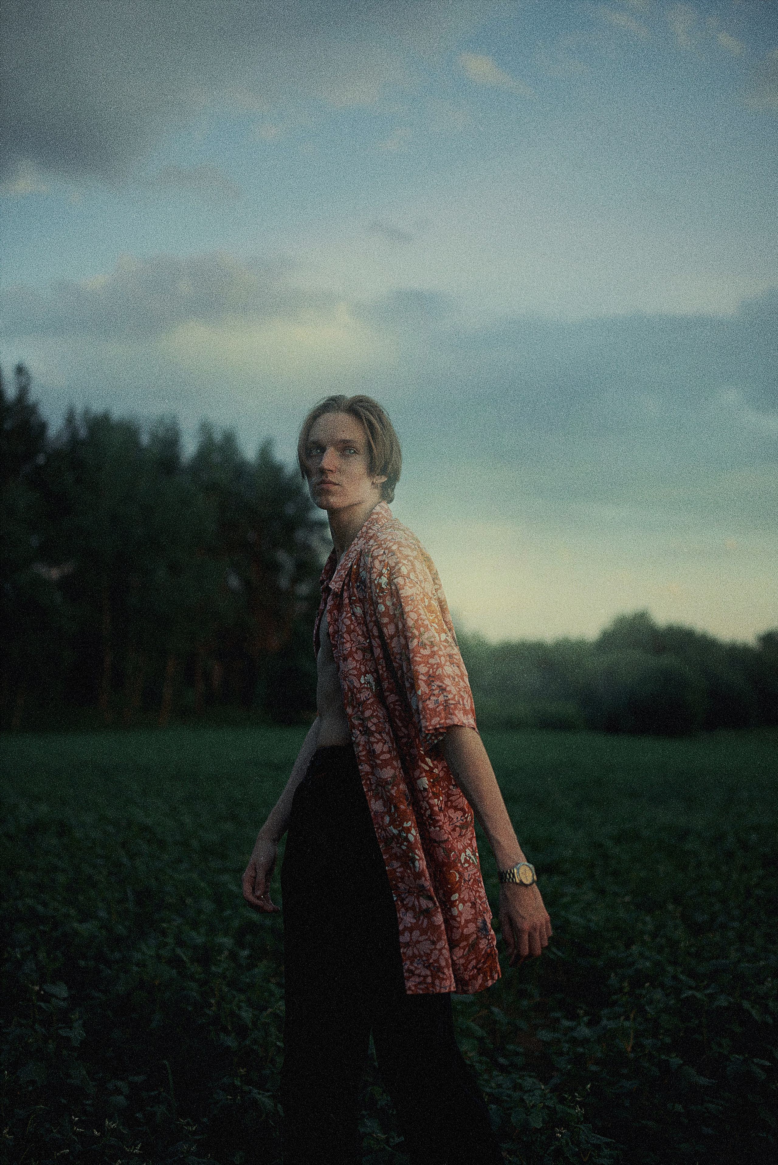 Игорь в гороховом поле. Антон Арнольд | Фотограф Минск