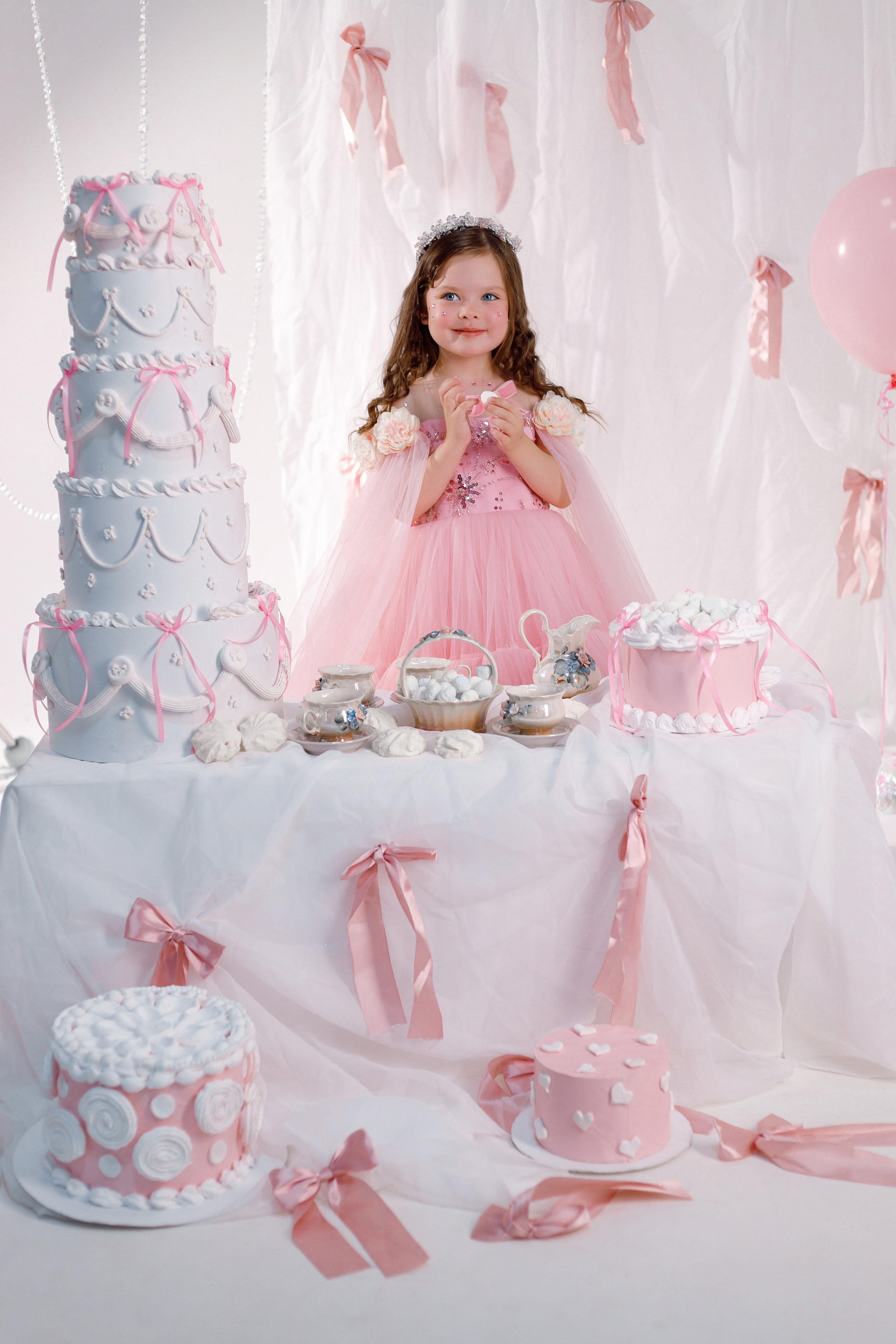 Детский фотограф Сочи красивые фото с тортом