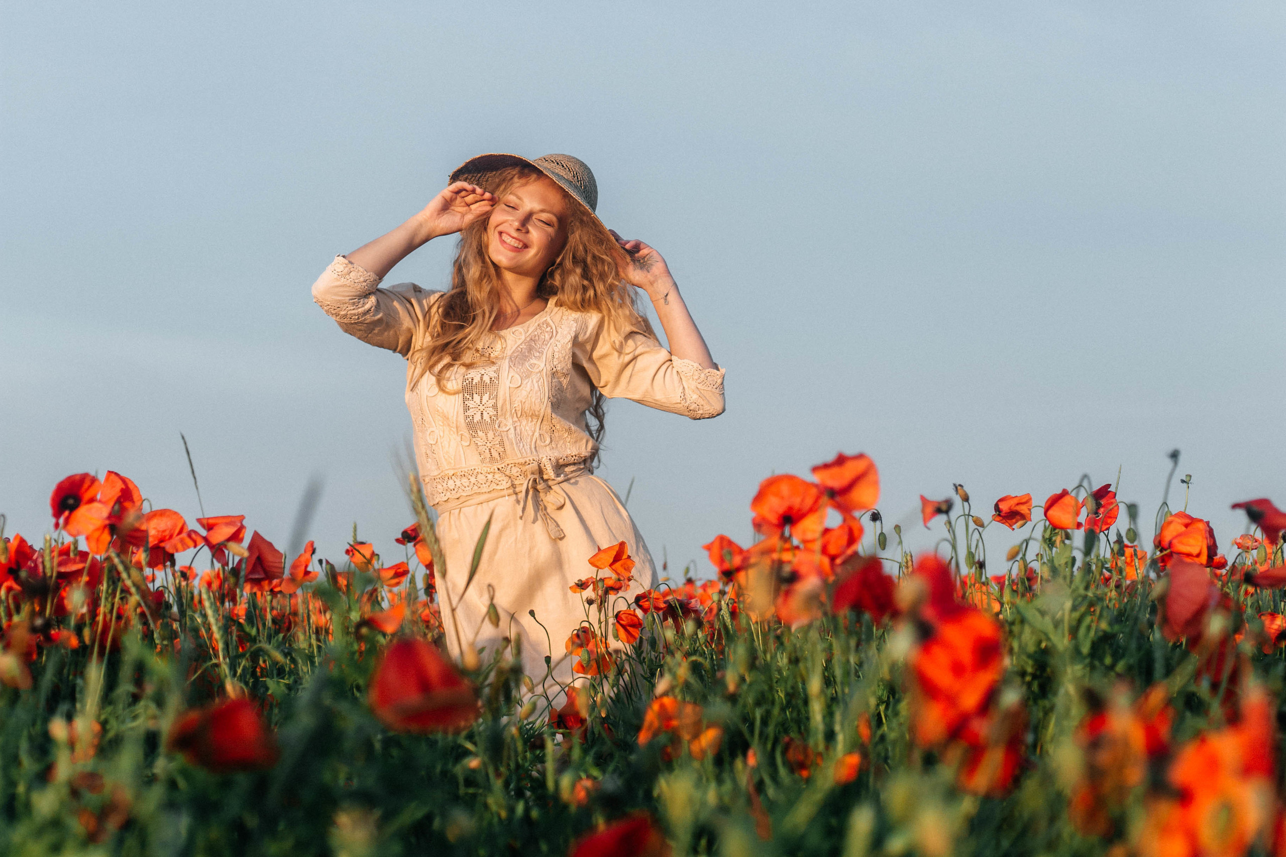 Алеся в маковом поле. Семейный фотограф в Минске Саша Павлюк