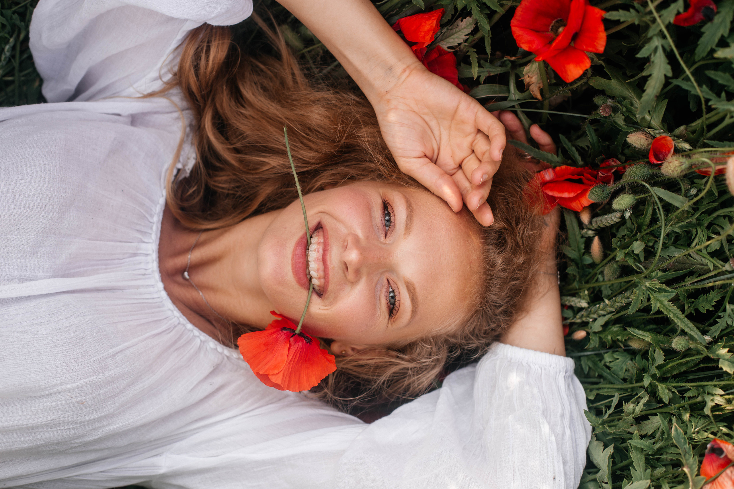 Алеся в маковом поле. Семейный фотограф в Минске Саша Павлюк