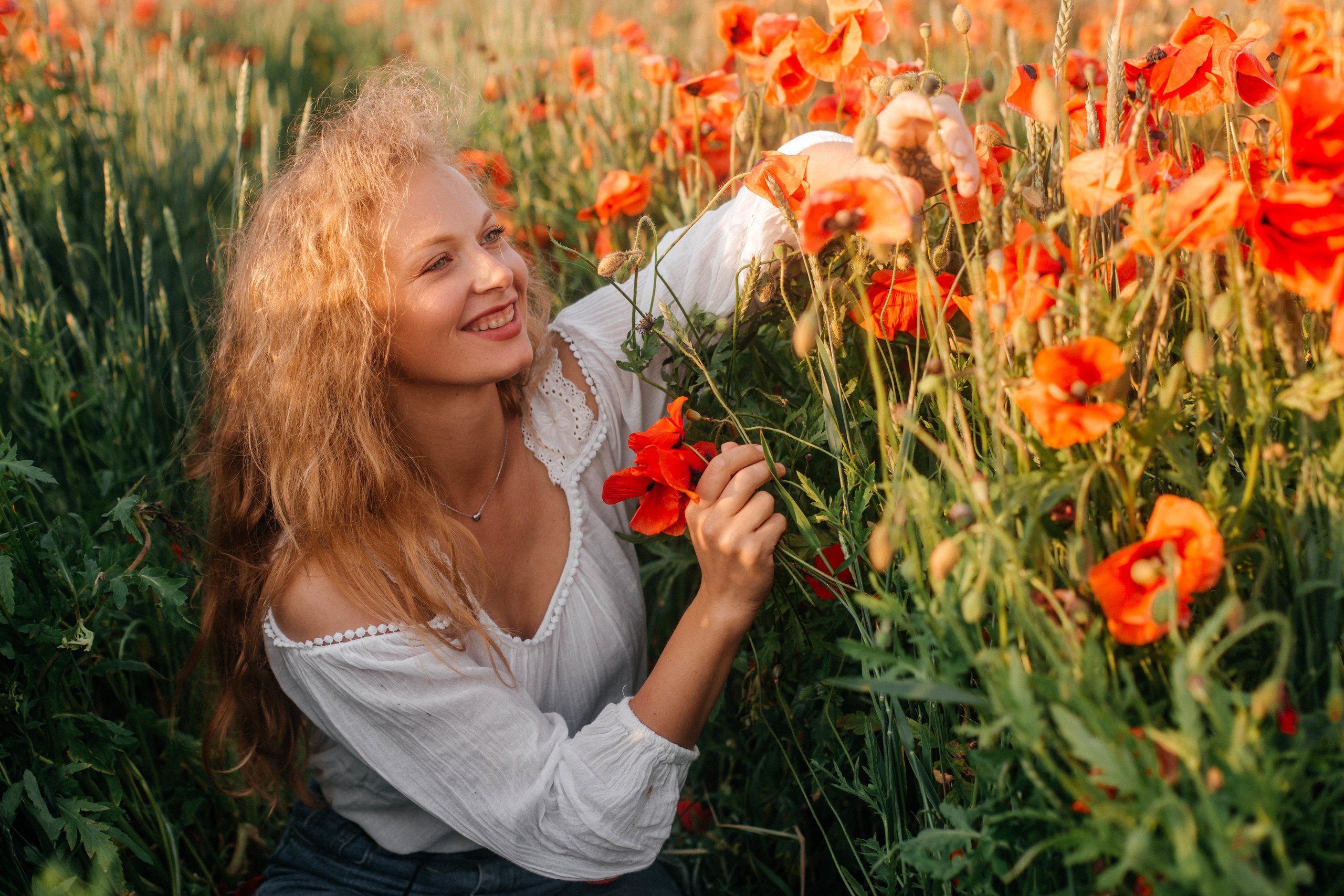 Алеся в маковом поле. Семейный фотограф в Минске Саша Павлюк
