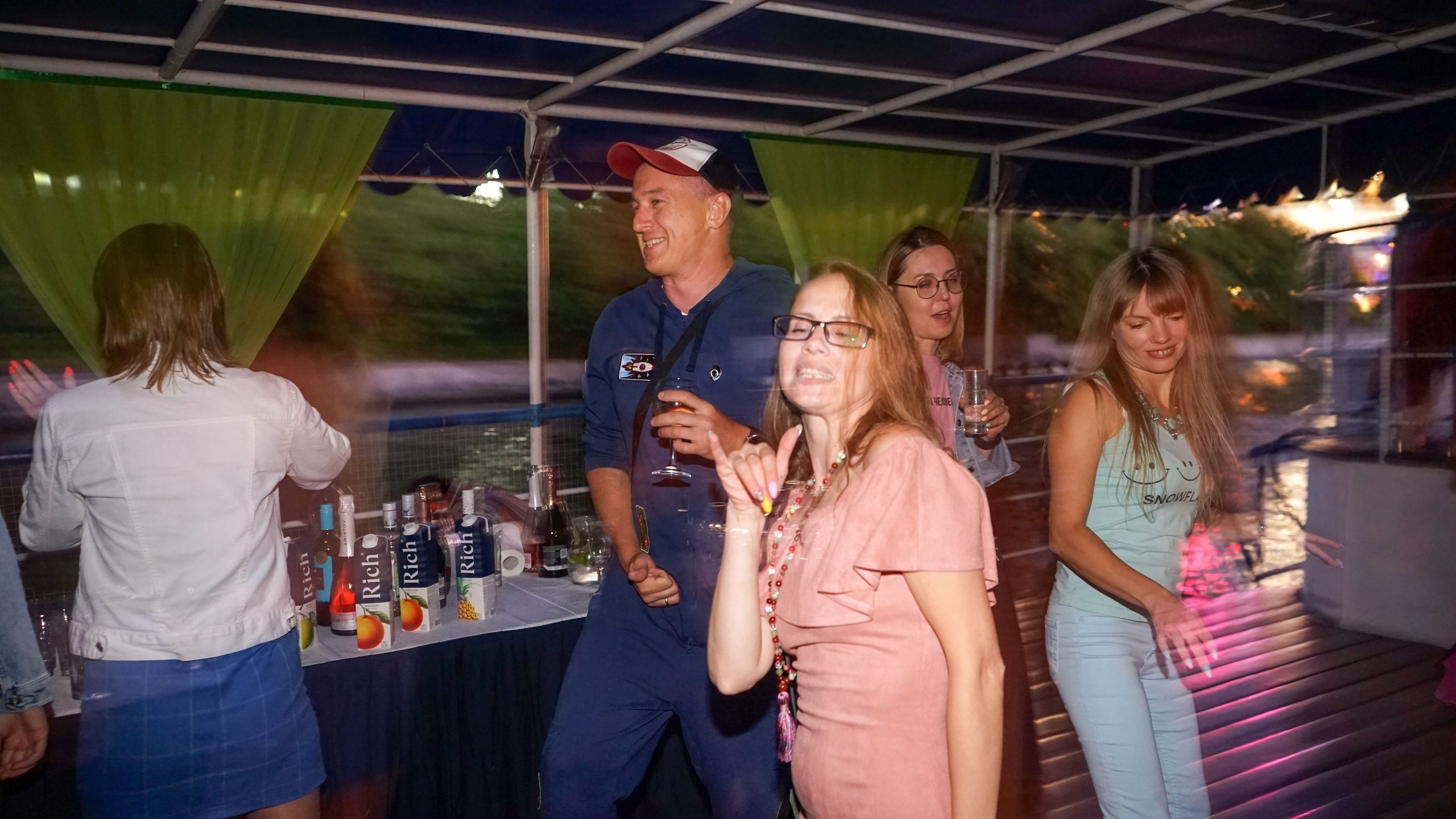 Танцы на воде | 24.07.21. Галерея Фантим