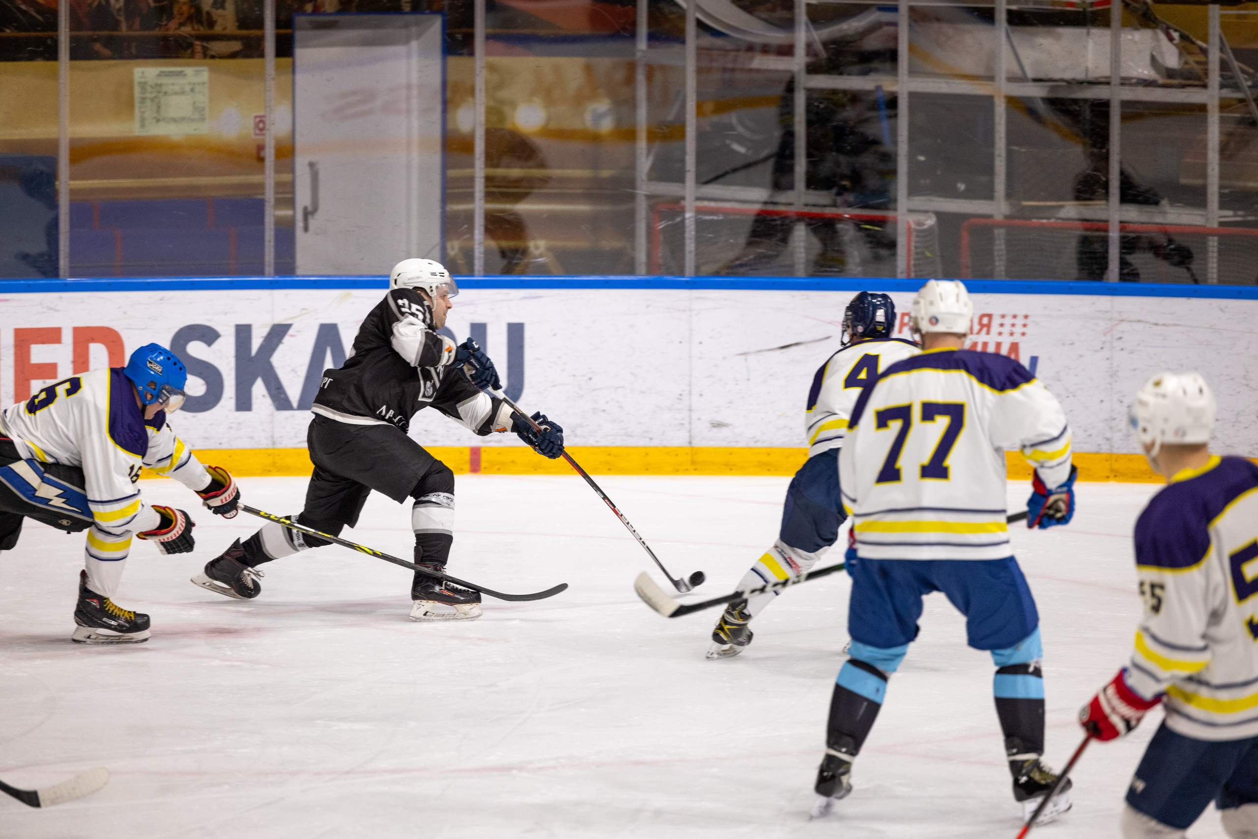 Бульдозер vs. LR-строй. Фотограф Александр Заломаев