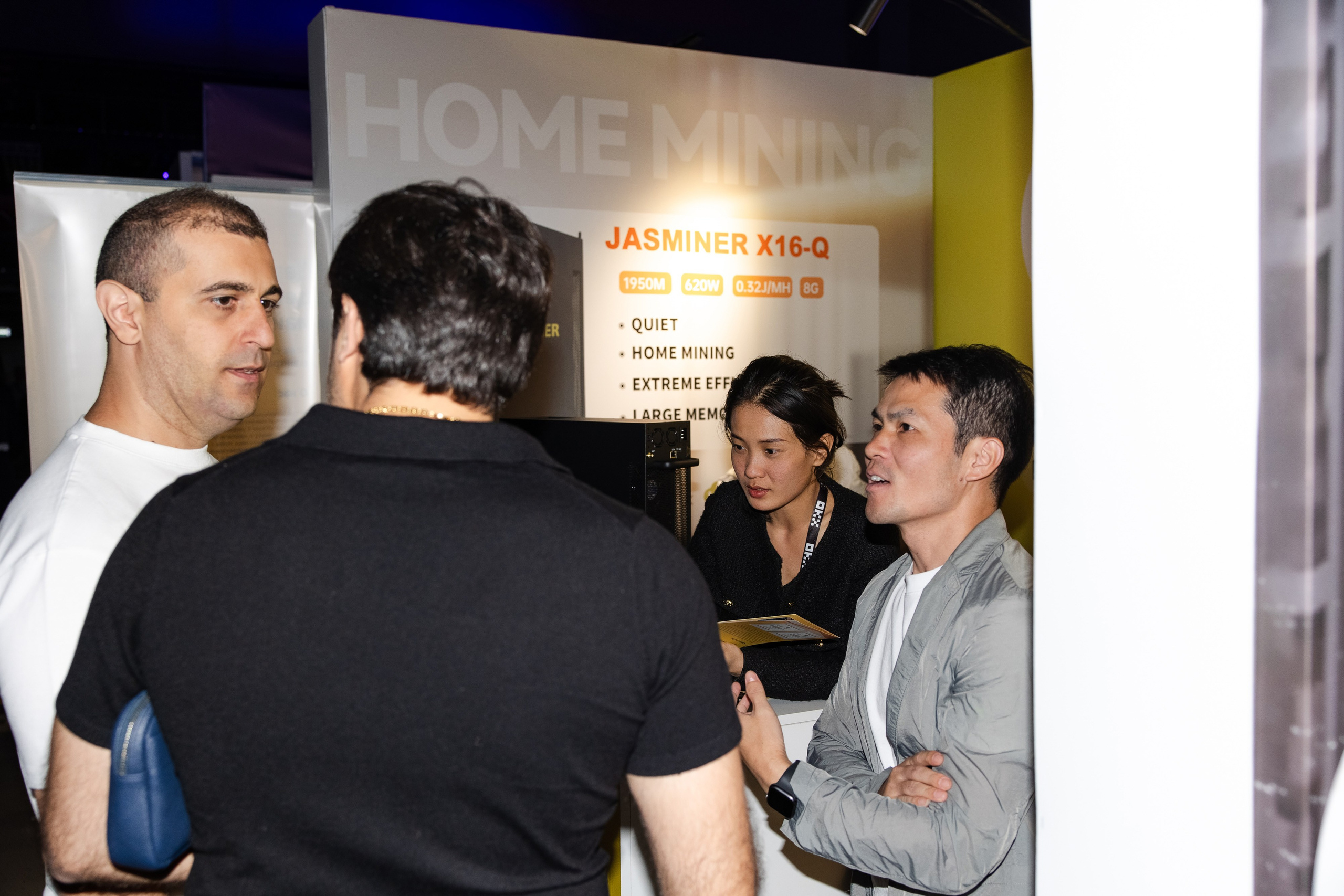 Crypto Summit. Свадебный репортажный фотограф в Москве