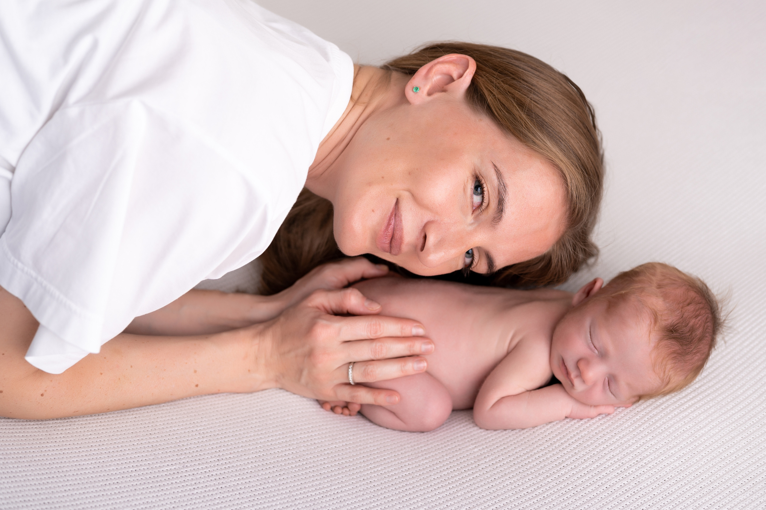 мама с новорожденным малышом