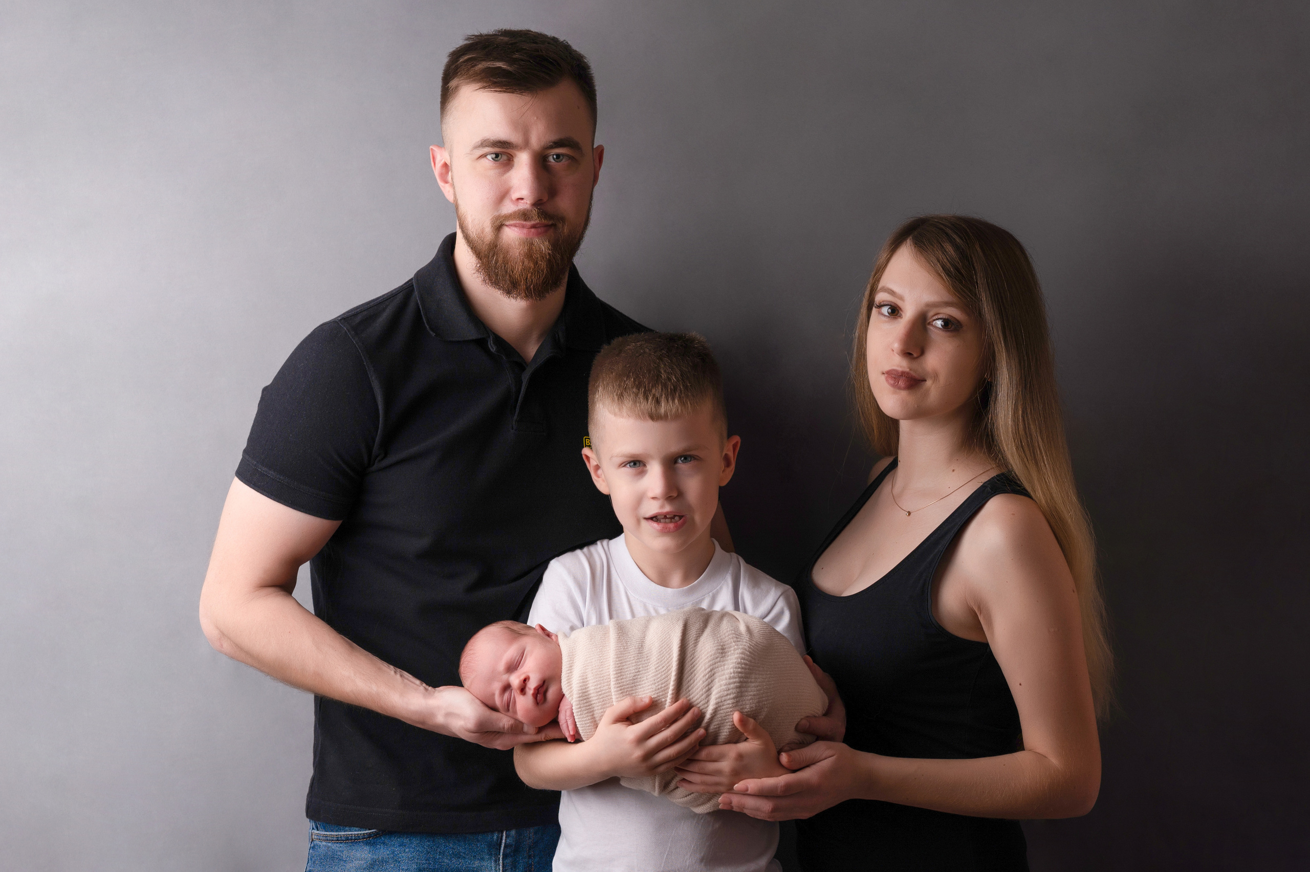 фото новорожденного с родителями