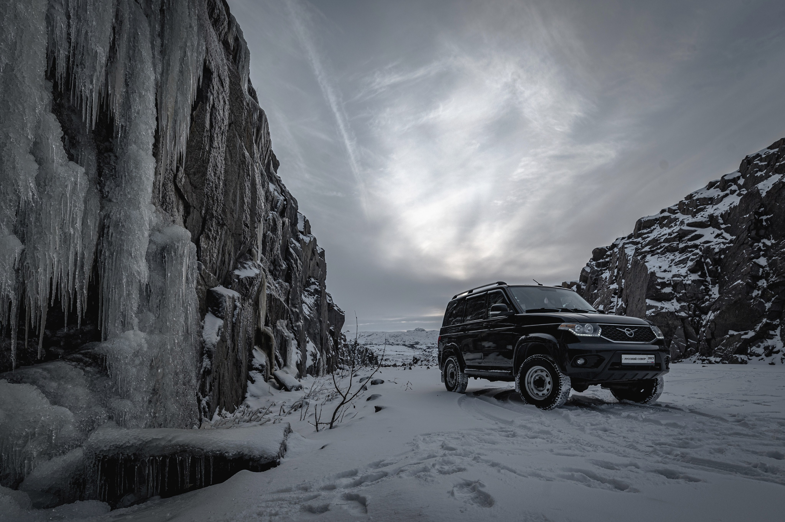 Фотосъемка автомобилей. Профессиональные фотосессии автомобилей. Фотограф Роман Адлер. Фото УАЗ Патриот. Серия Русский Север 2023