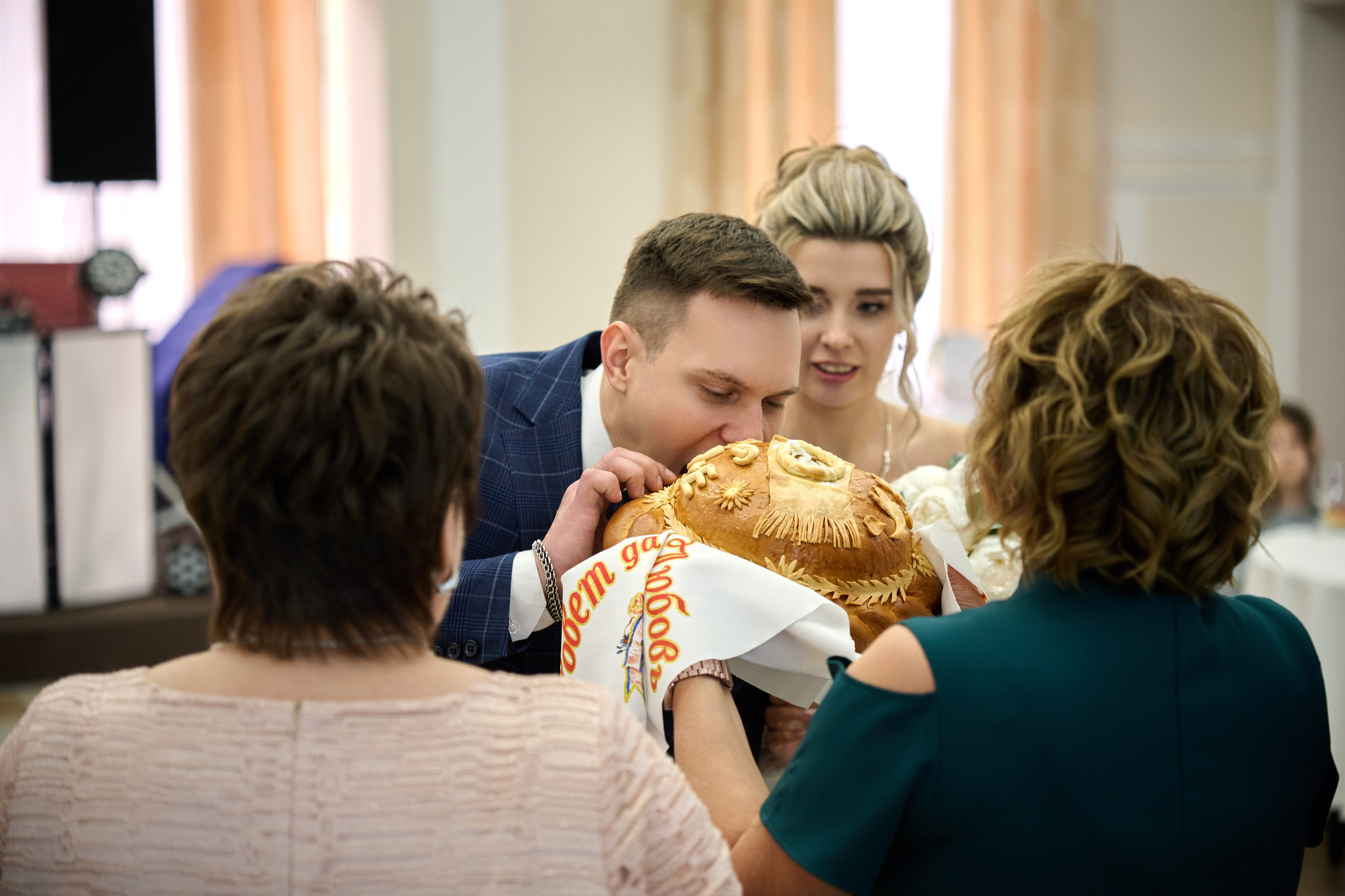 Свадебная фотосессия в Старом Осколе и Губкине. Профессиональный фотограф Старый Оскол, Губкин — свадьба, венчание, крещение, юбилей и день рождения