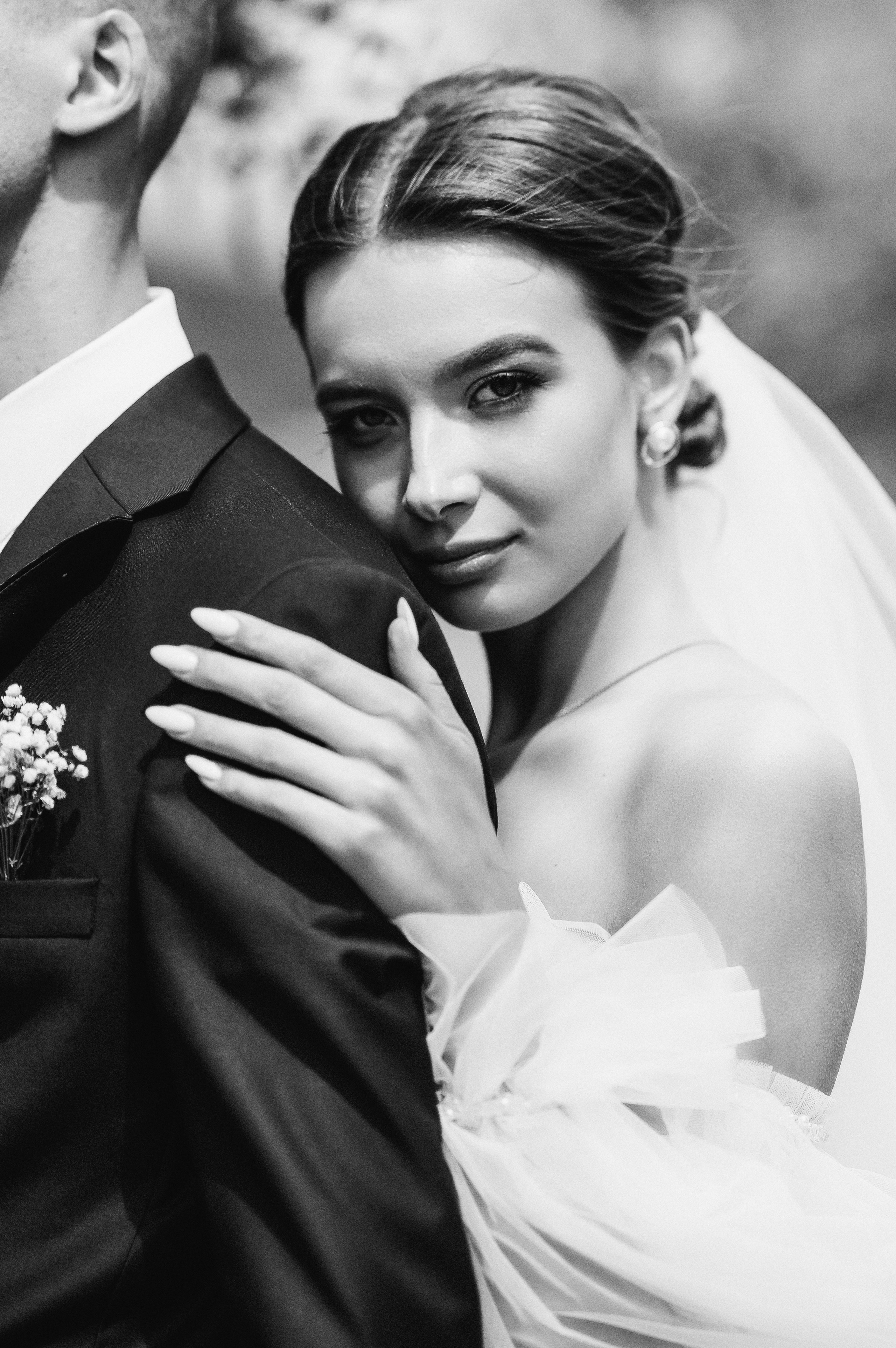 Свадебное утро и прогулка красивой яркой пары. Свадебный и семейный фотограф в Симферополе Дарья Маркова