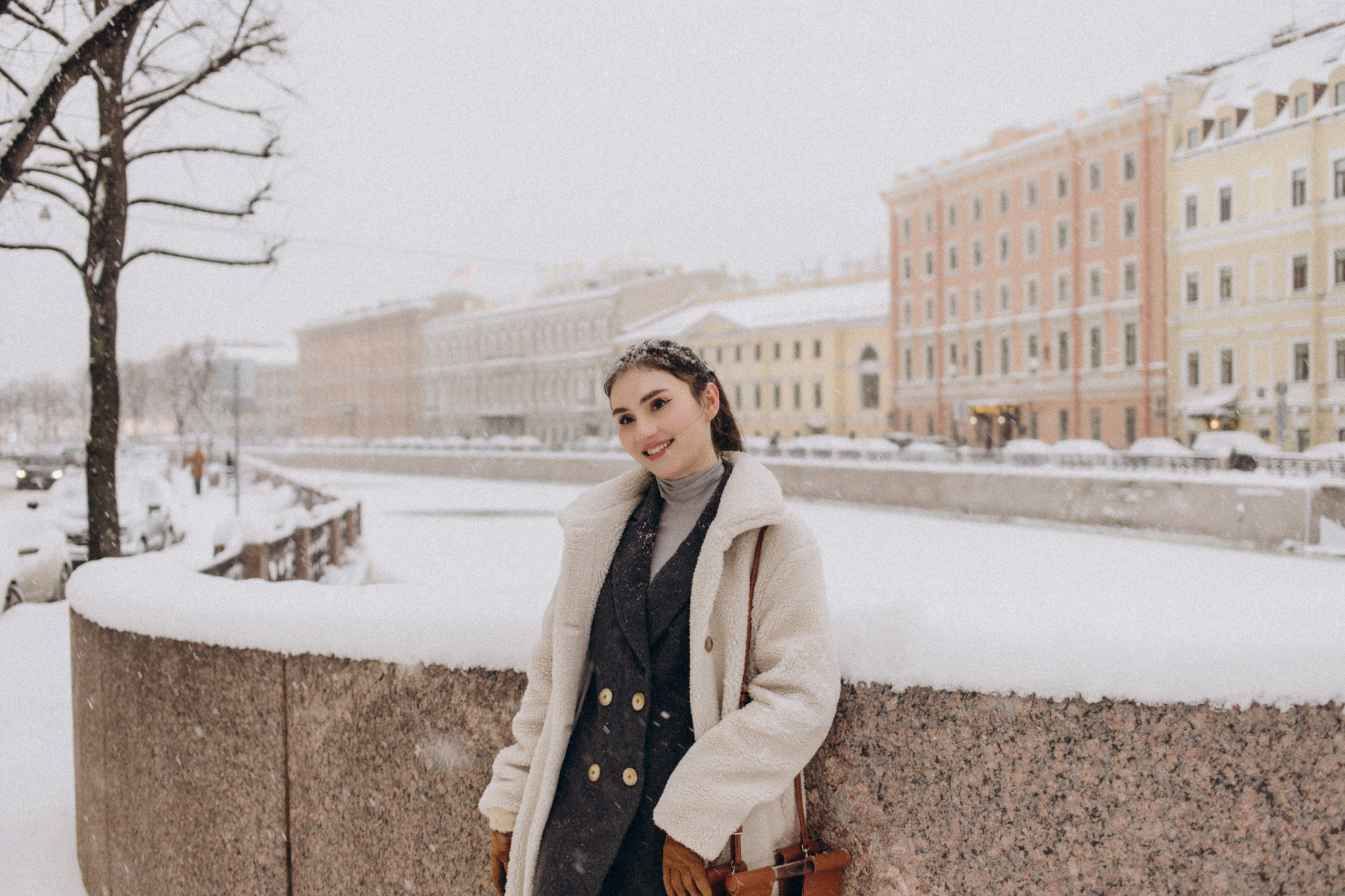 Яна в снежном городе. Портретный фотограф в Санкт-Петербурге Катя Протасевич