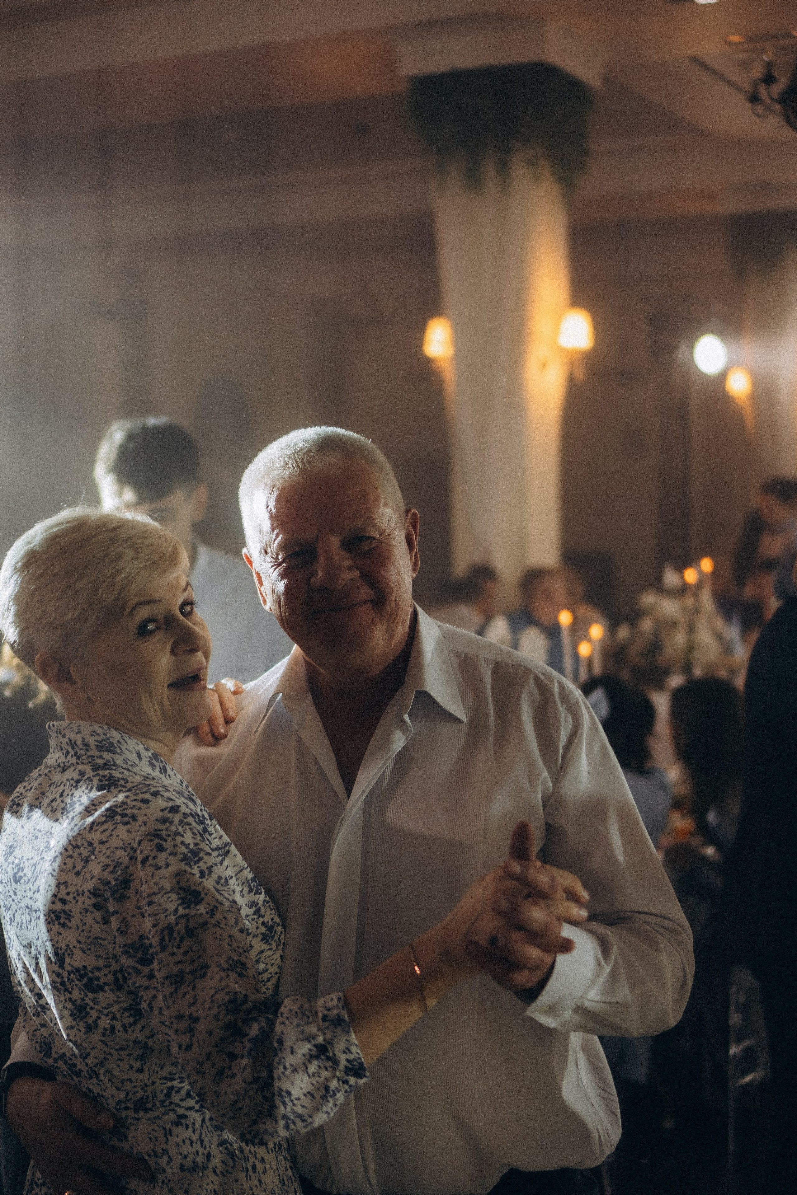 СЬЕМКА СВАДЕБНОГО БАНКЕТА (СНЯТО В СИБИРЕ В НИЖНЕВАРТОВСКЕ). Профессиональный фотограф, Санкт-Петербург — Виктория Богомолова