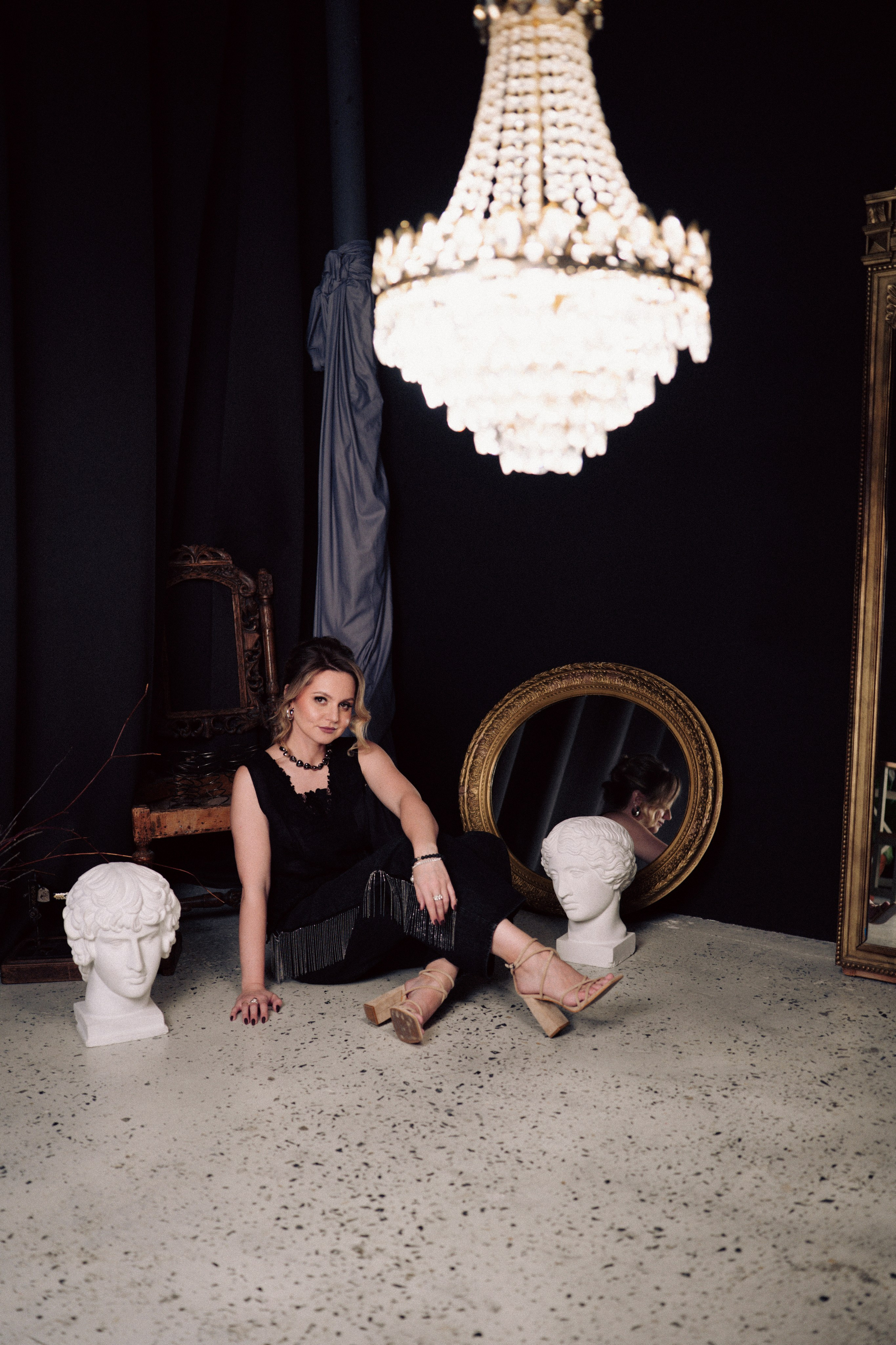 НОВОГОДНЯЯ ФОТОСЕСИИЯ В СТУДИИ ДЛЯ ДЕВУШКИ И ПРОГУЛКА ПО ЧЕРНЫШЕВСКОЙ. Профессиональный фотограф, Санкт-Петербург — Виктория Богомолова