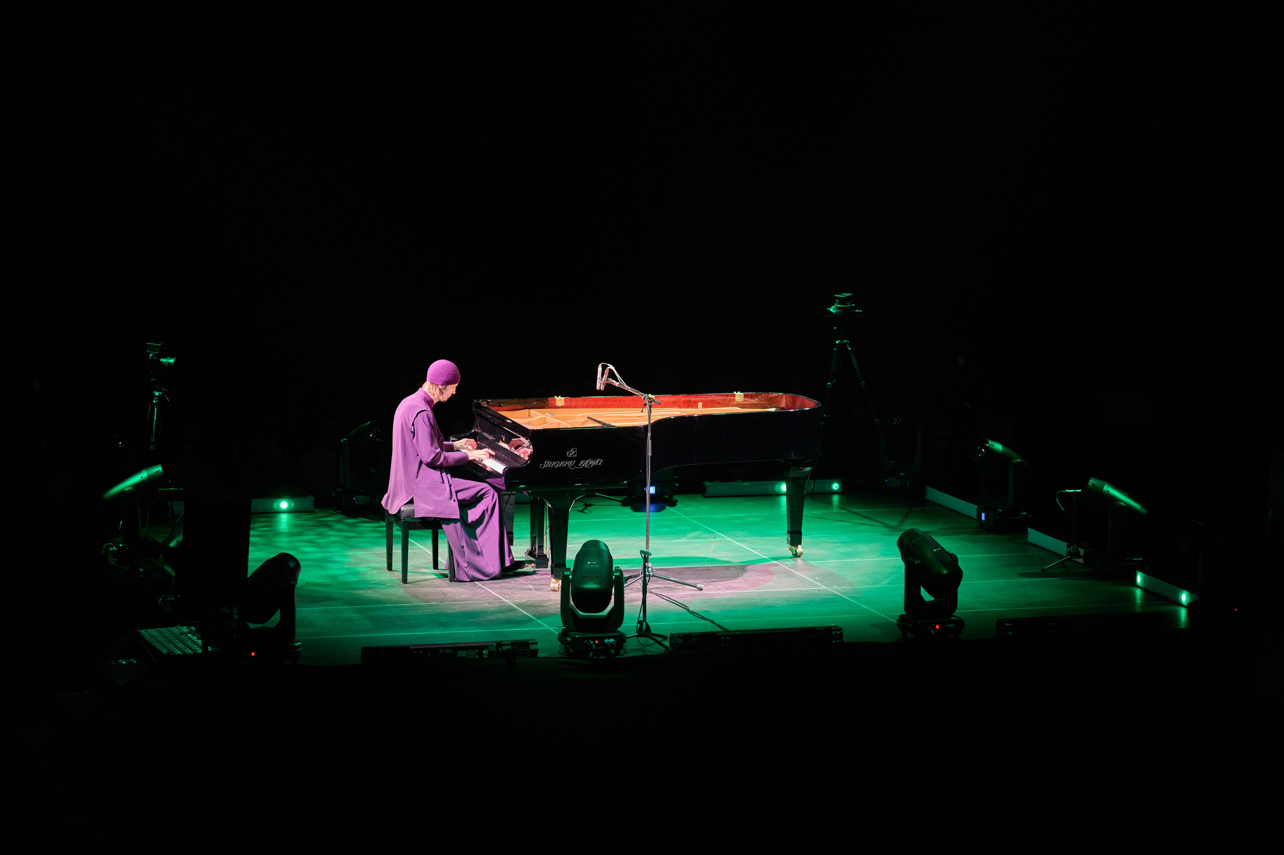 Фортепианный концерт монаха Авеля в Лахта-холл. Профессиональная репортажная фотосъёмка мероприятий в Санкт-Петербурге