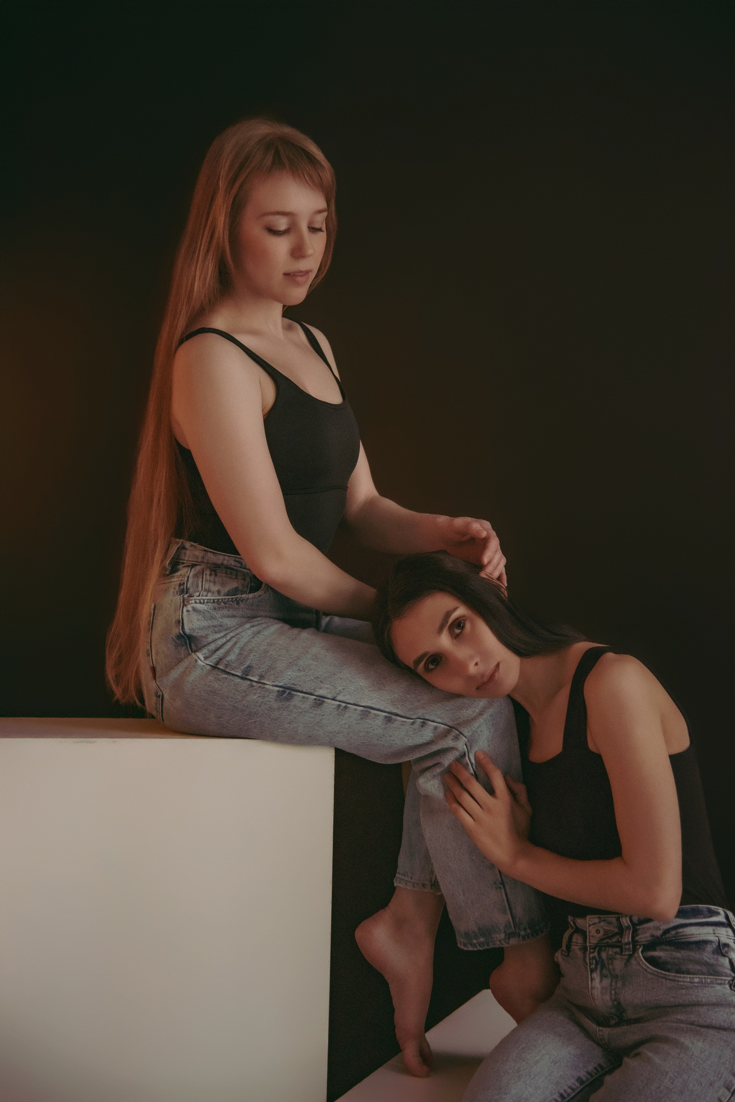 Парная фотосессия с подругой в студии