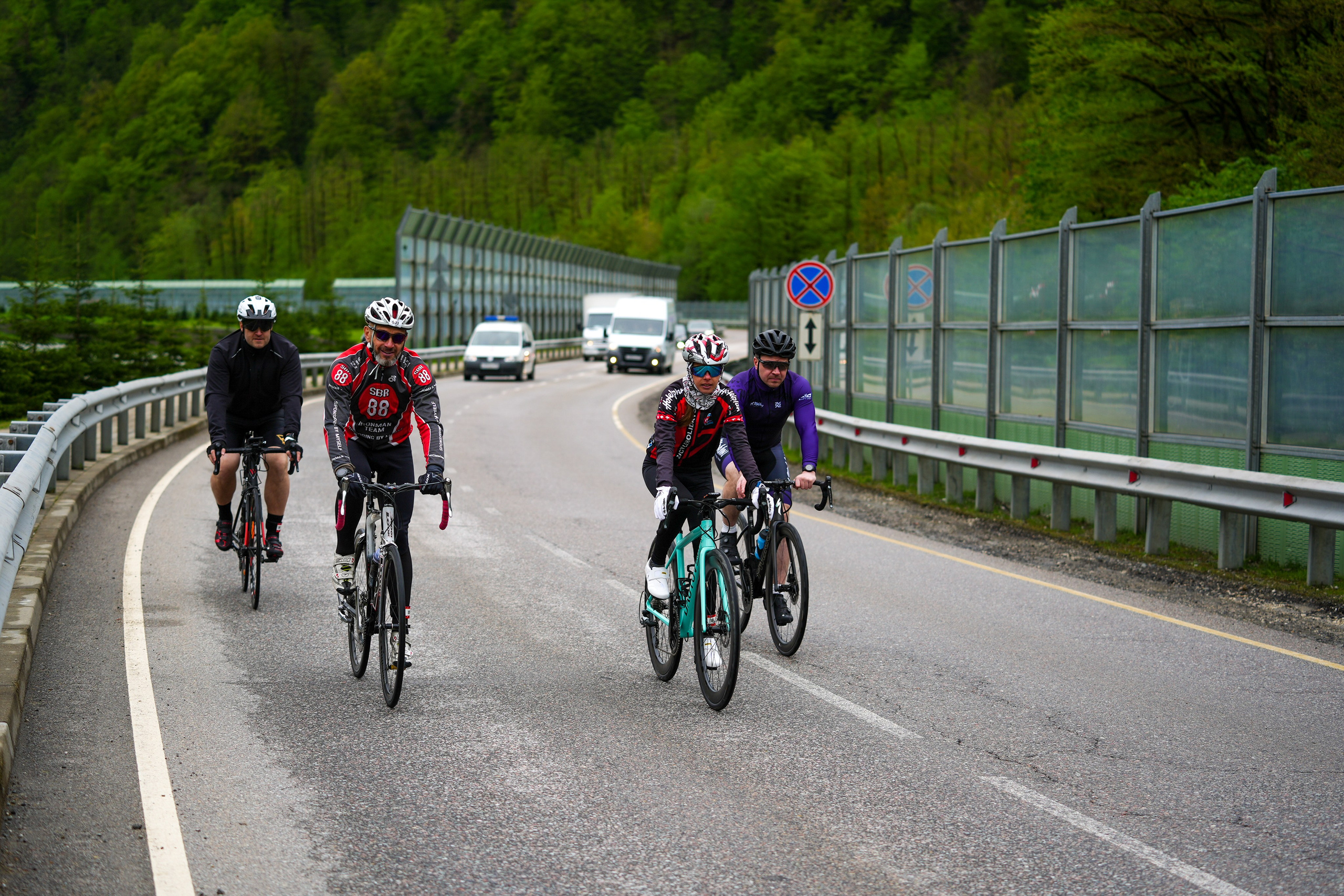 Велогонка «Три горы» на курортах горного кластера Красная Поляна. Репортажный фотограф в Красной Поляне и Сочи Павлюченко Екатерина