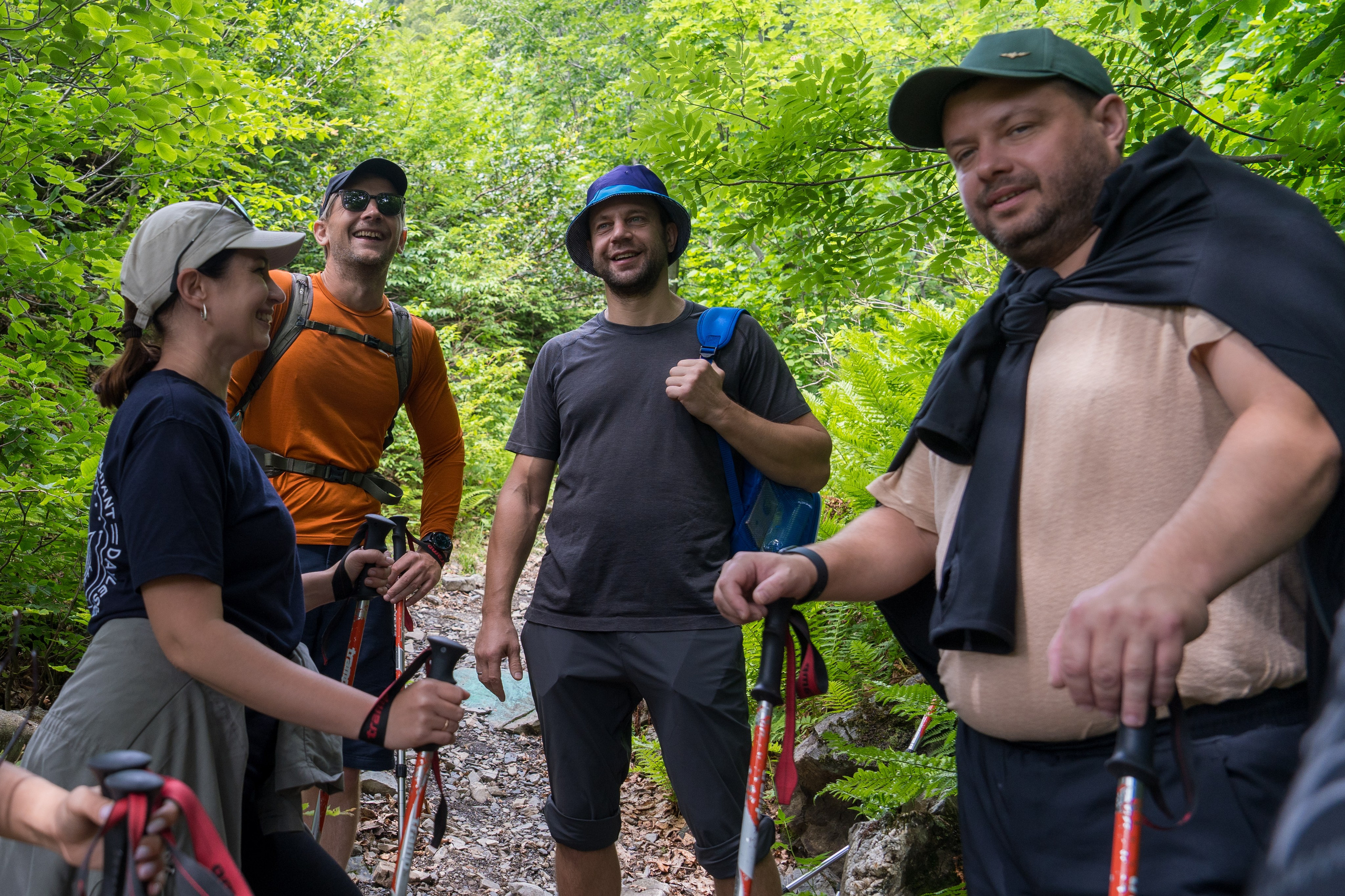 MICE мероприятие для компании «Доставка морем»: хайкинг к Ачипсинским водопадам. Репортажный фотограф в Красной Поляне и Сочи Павлюченко Екатерина