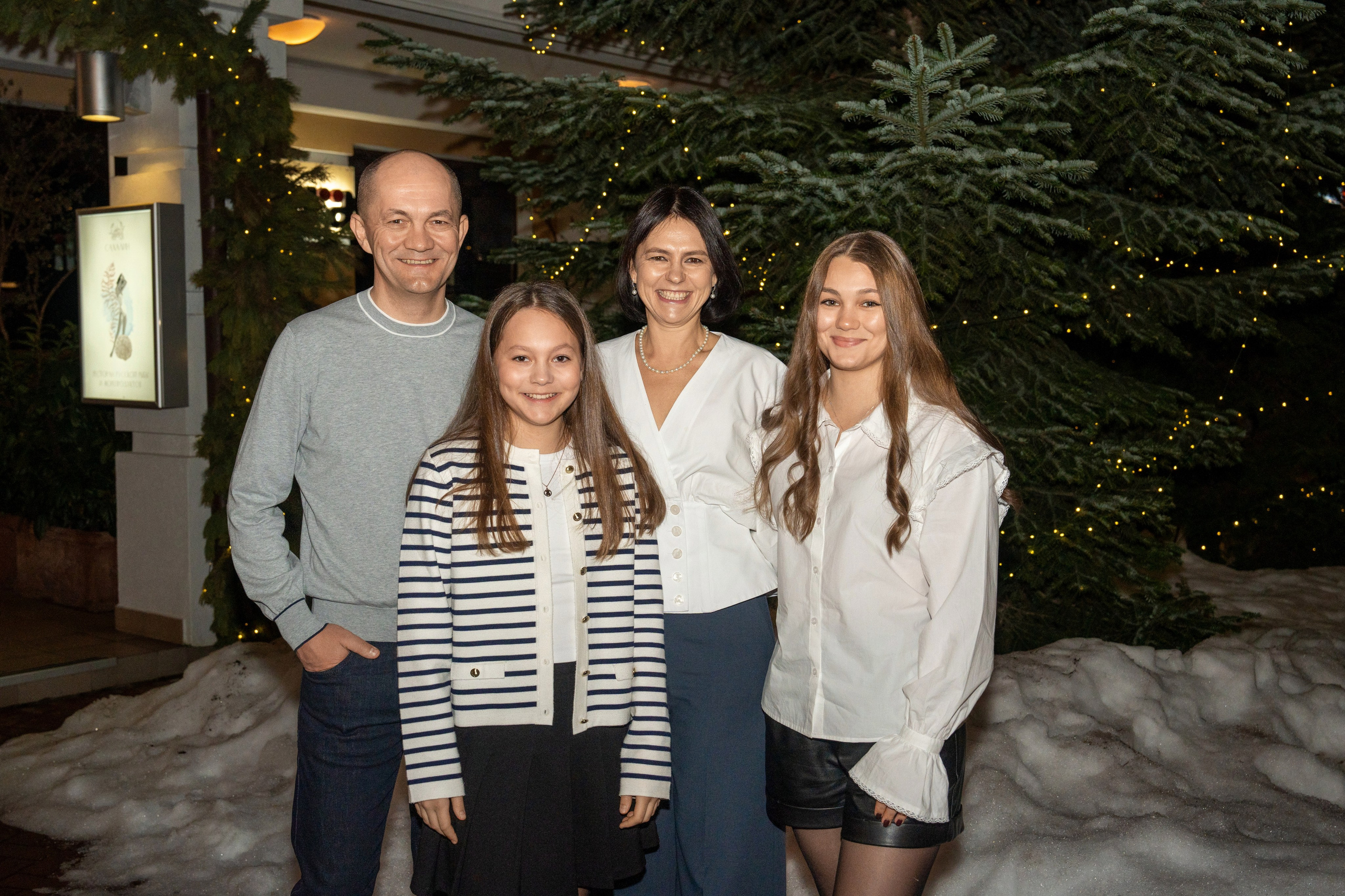 Новый год 2025 в ресторане Сахалин. Репортажный фотограф в Красной Поляне и Сочи Павлюченко Екатерина