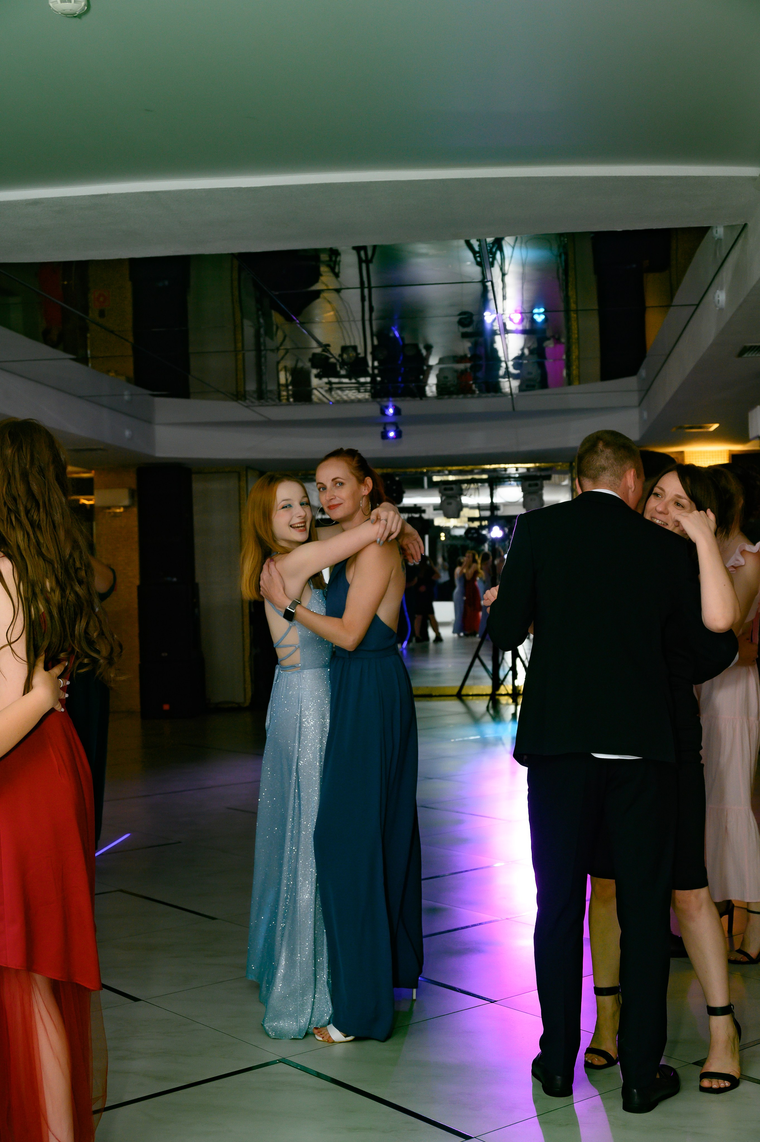 Выпускной 11 кл 2025. Семейный и детский фотограф в Новороссийске Лебедева Елена