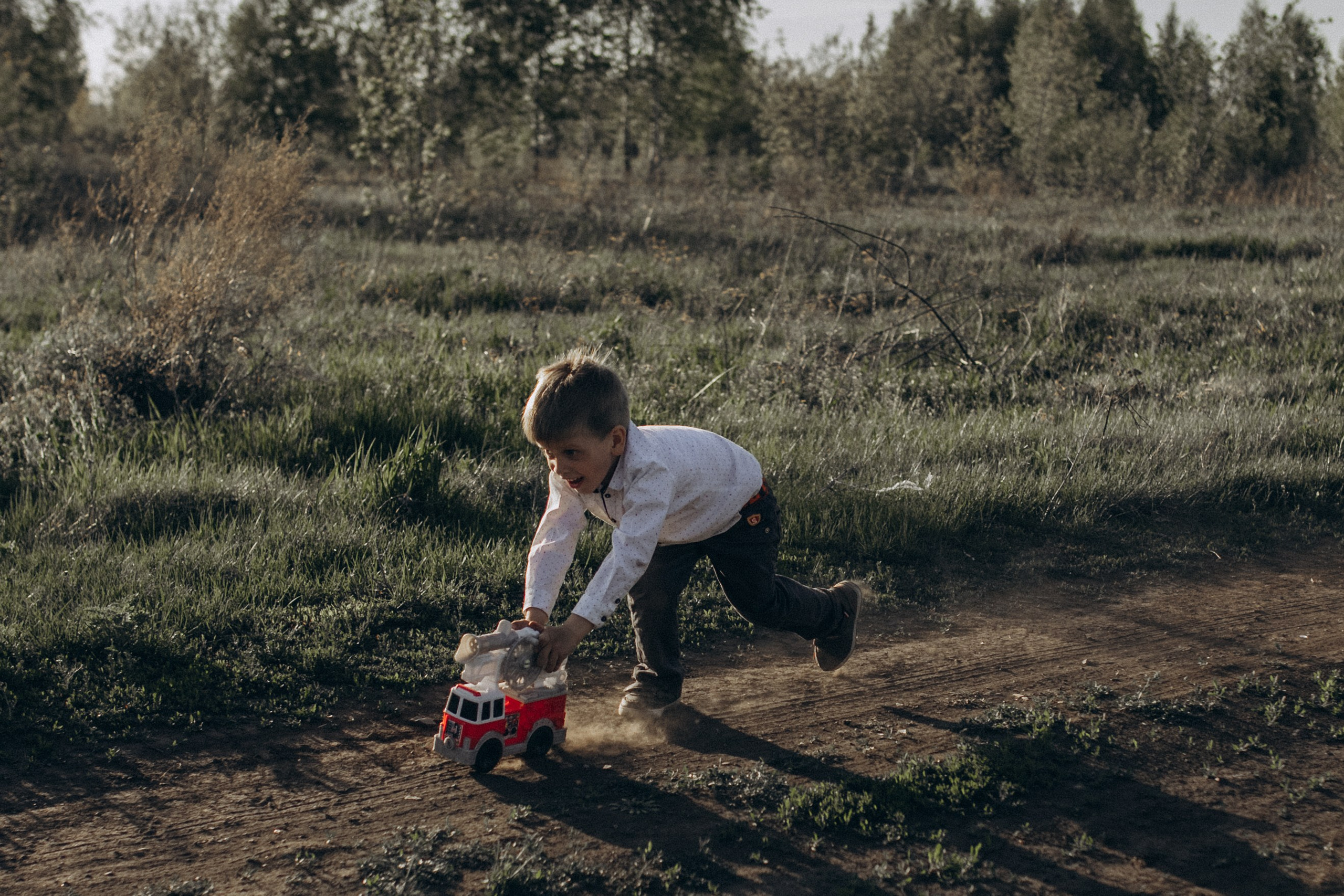 Саша, Миша, Вера и Вика летняя прогулочная съёмка. Семейный фотограф lifestyle в Новосибирске Елена Шпилевая