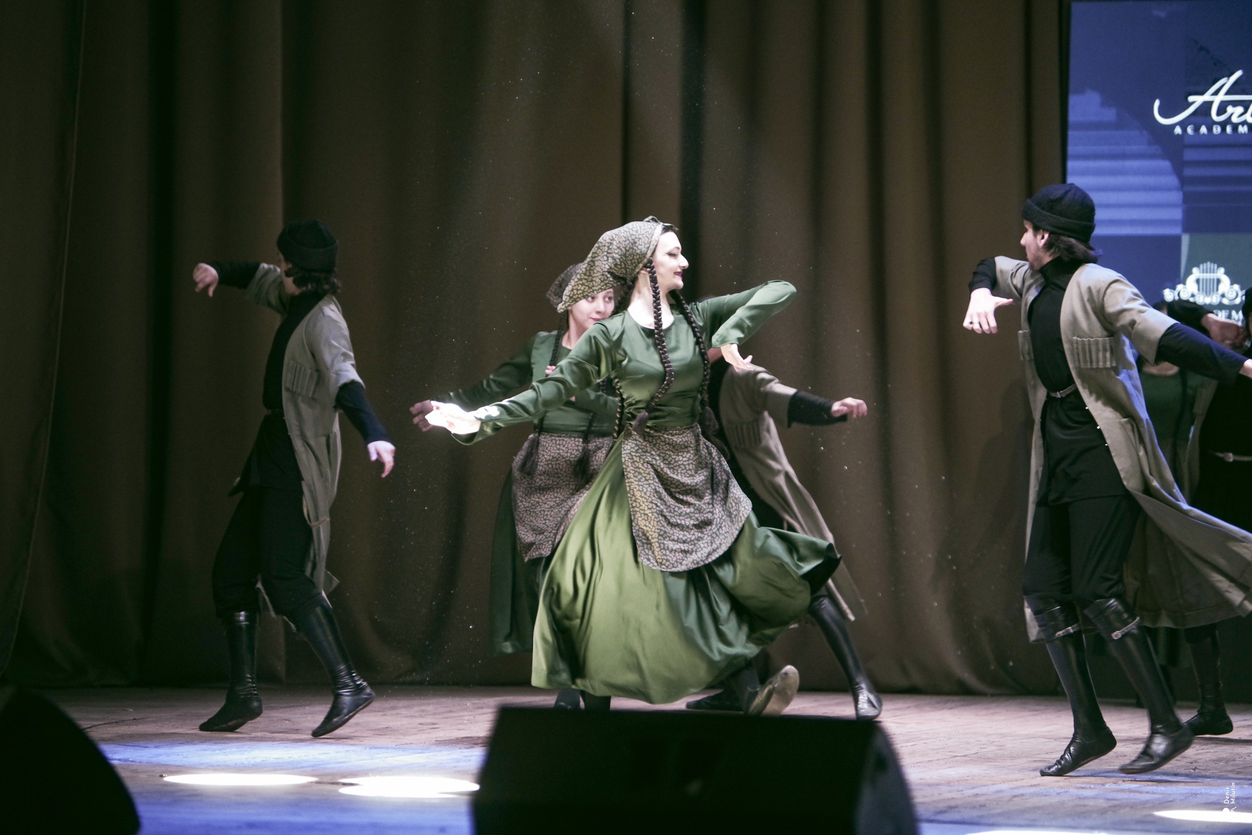 Танцы в Хоби. Портретный фотограф Денис Милютин