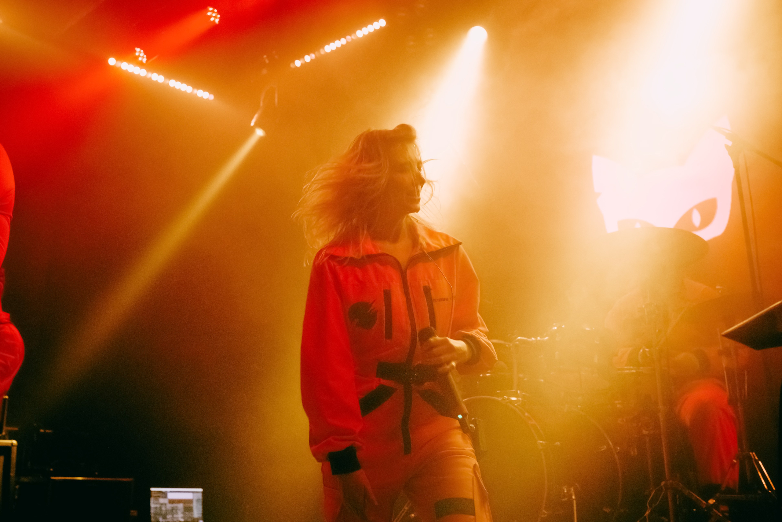 ПОСЛЕДНИЙ ПИОНЕР. Фотограф Елена Богачева (lenalena_na_na_na)