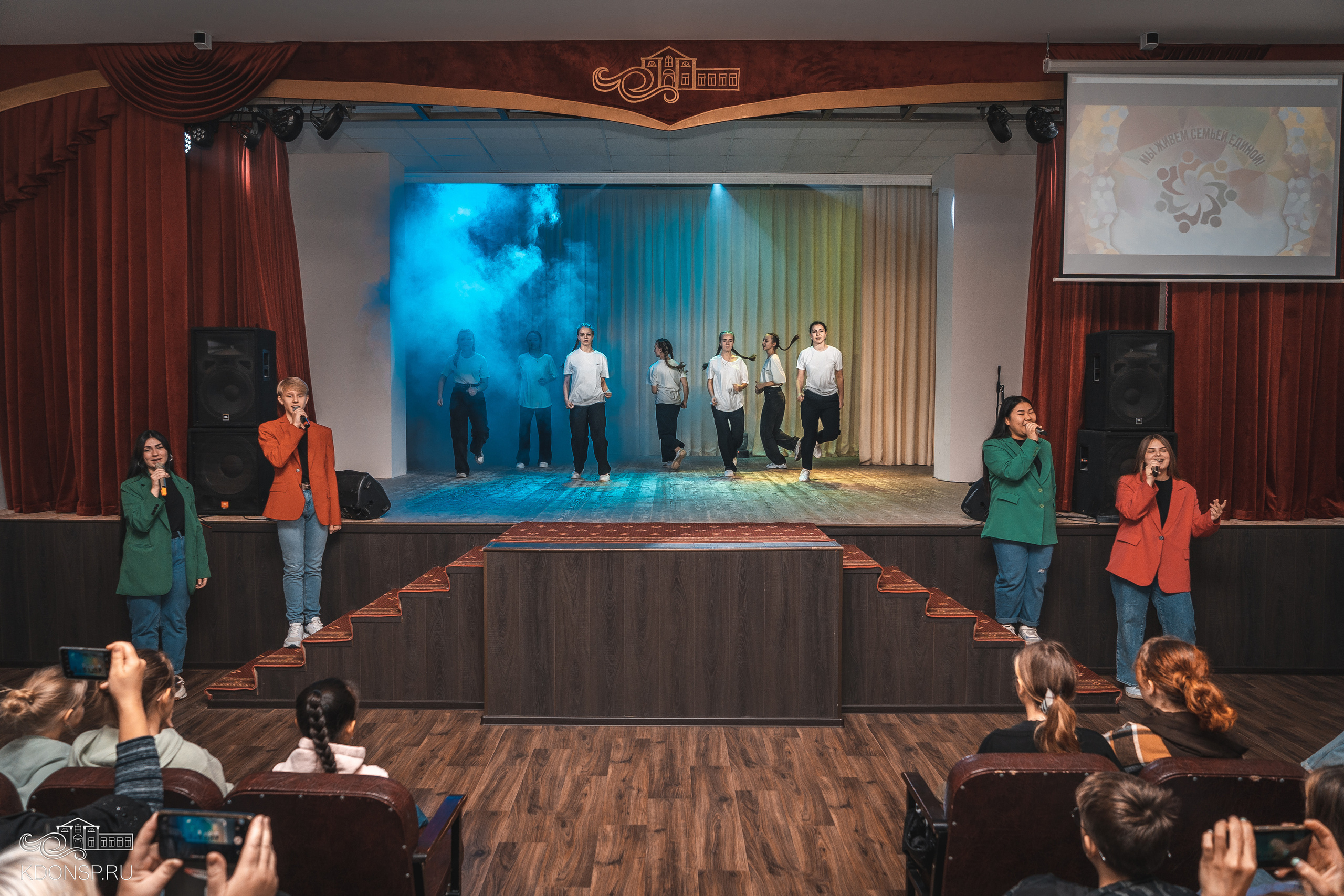 День народного единства. Новотитаровский Дом культуры