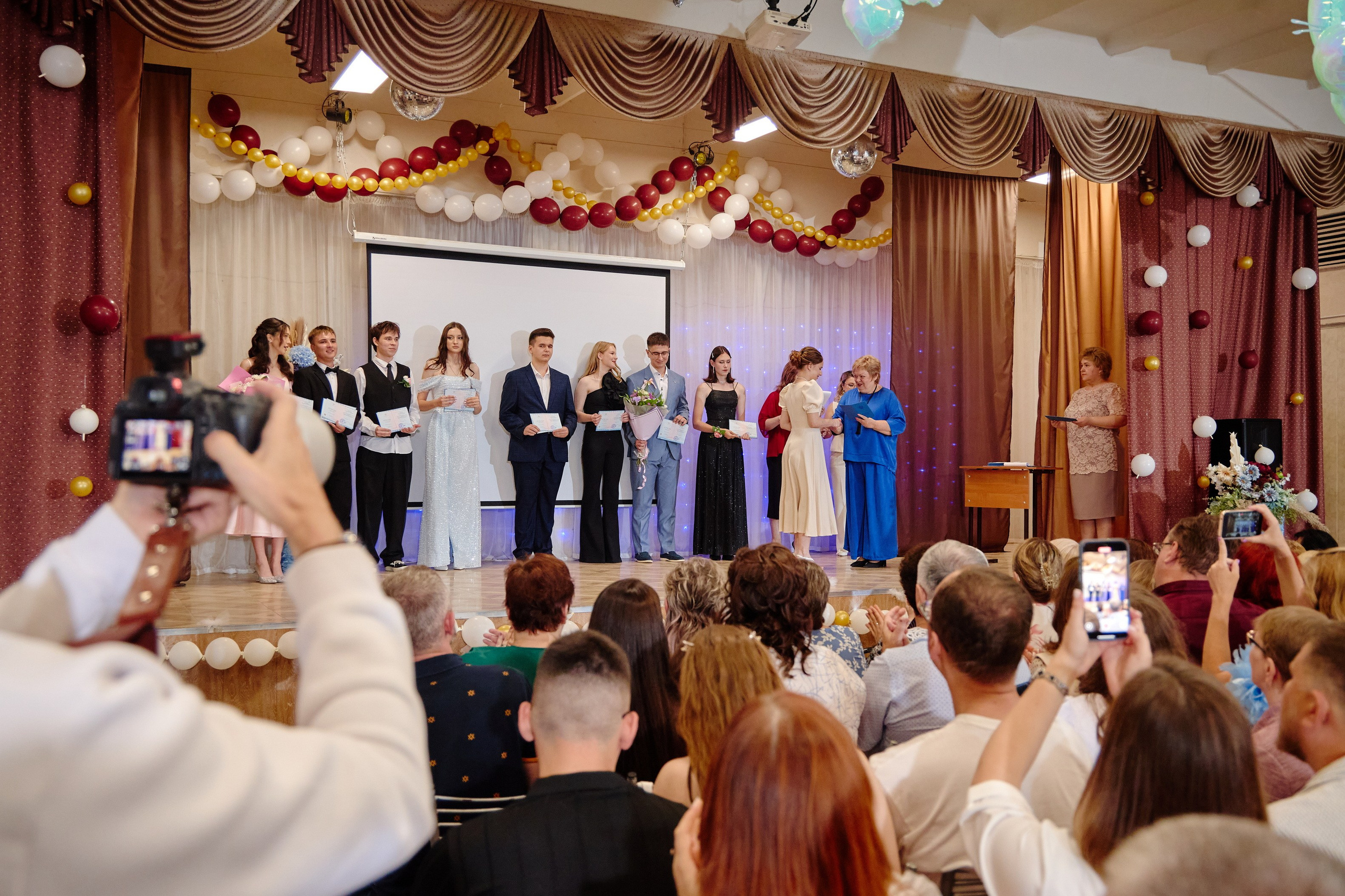 Выпускной 35 Сош. Фотограф Выпускные альбомы Таганрог Сергей Коробченко