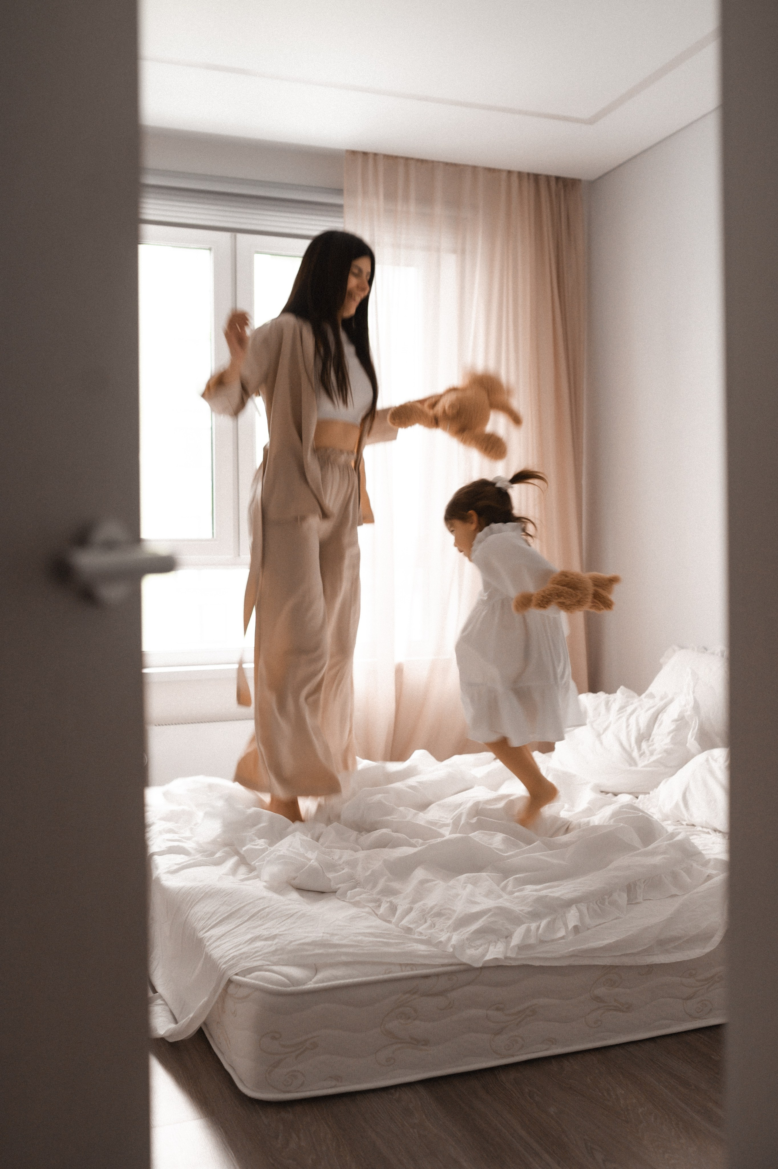 Лена и Николь дома. Семейный и свадебный lifestyle-фотограф в Москве Мария Петрова