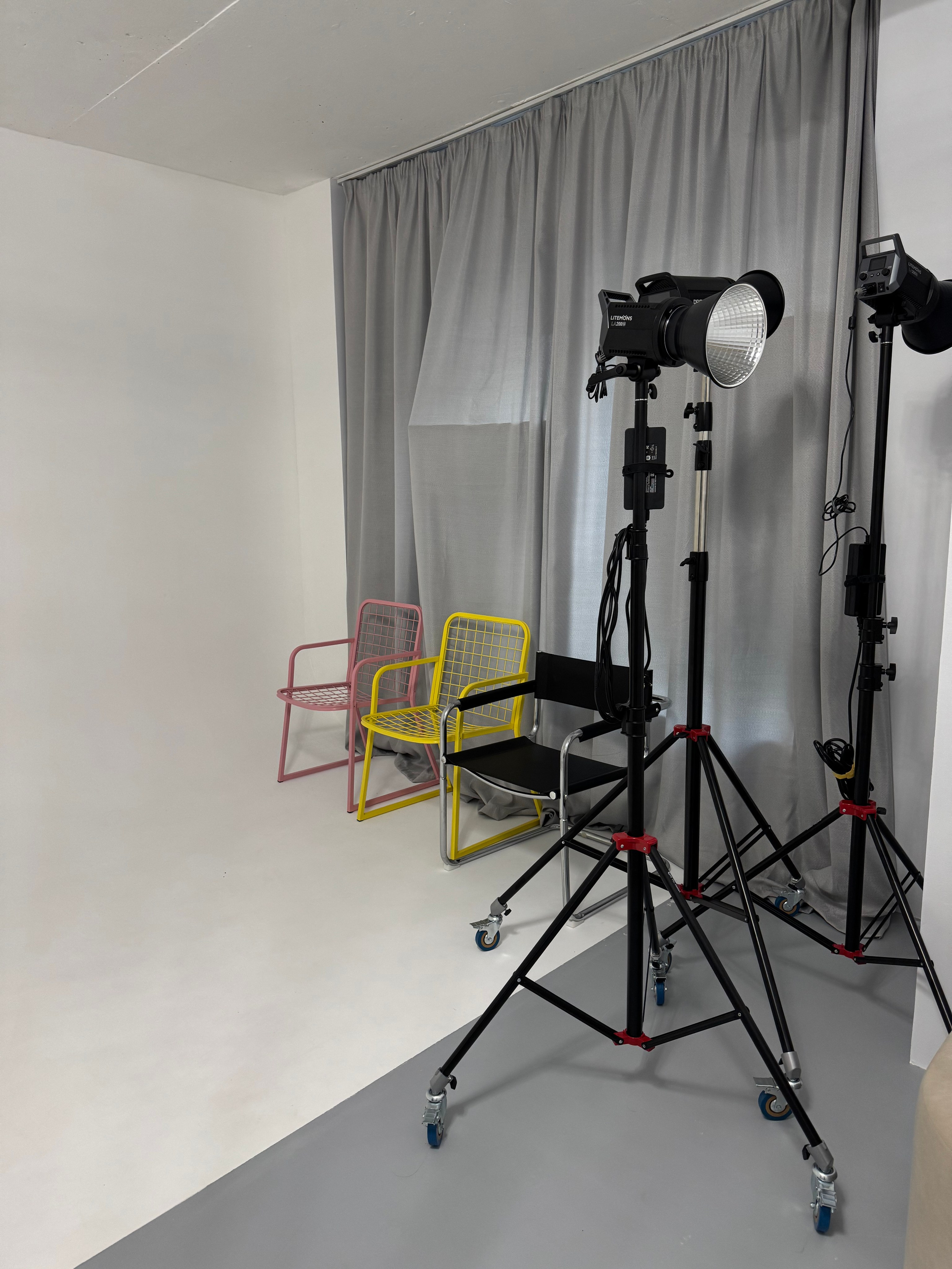 Аренда зала для фотосессии в Уфе| Зал № 2 с циклорамой | LINZA PHOTO. Аренда фотостудии в Уфе | LINZA Photo — 2 зала с оборудованием