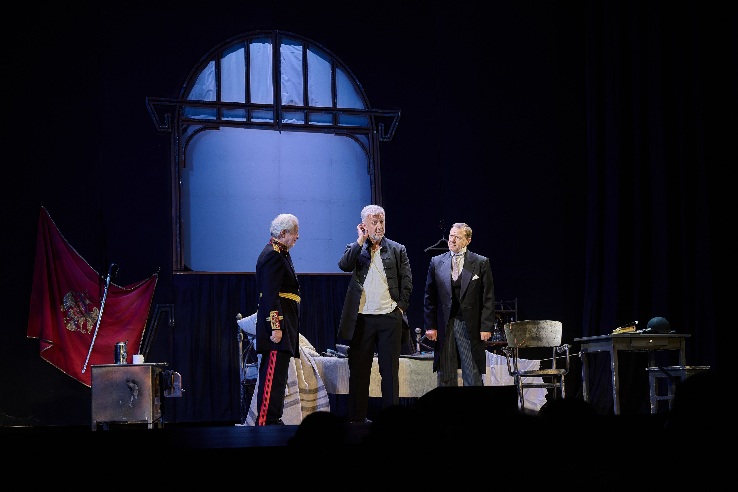 Спектакль «Товарищ». Фотограф Роман Адлер