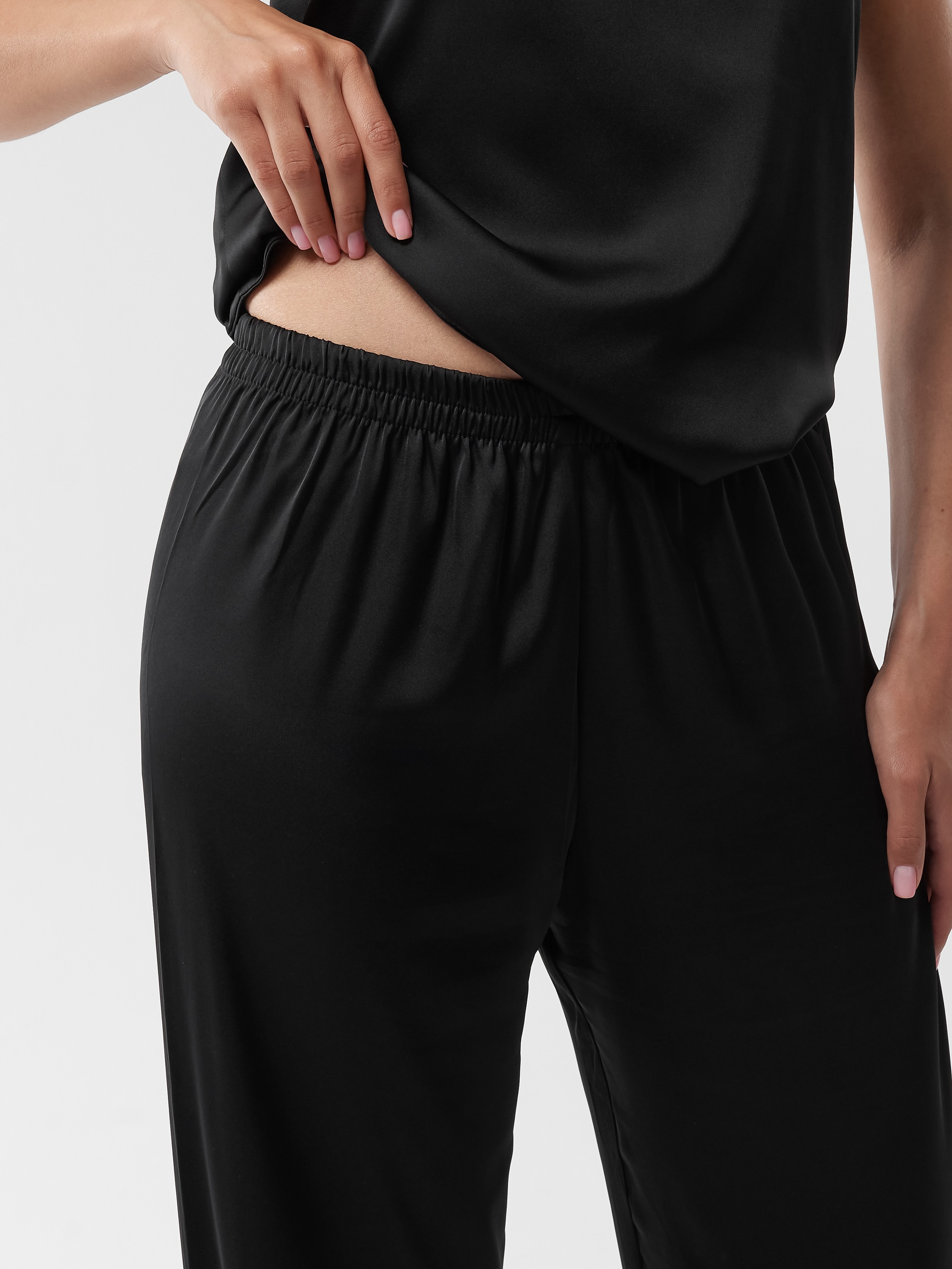 Одежда. Предметный фотограф, инфографика и видео в Санкт-Петербурге