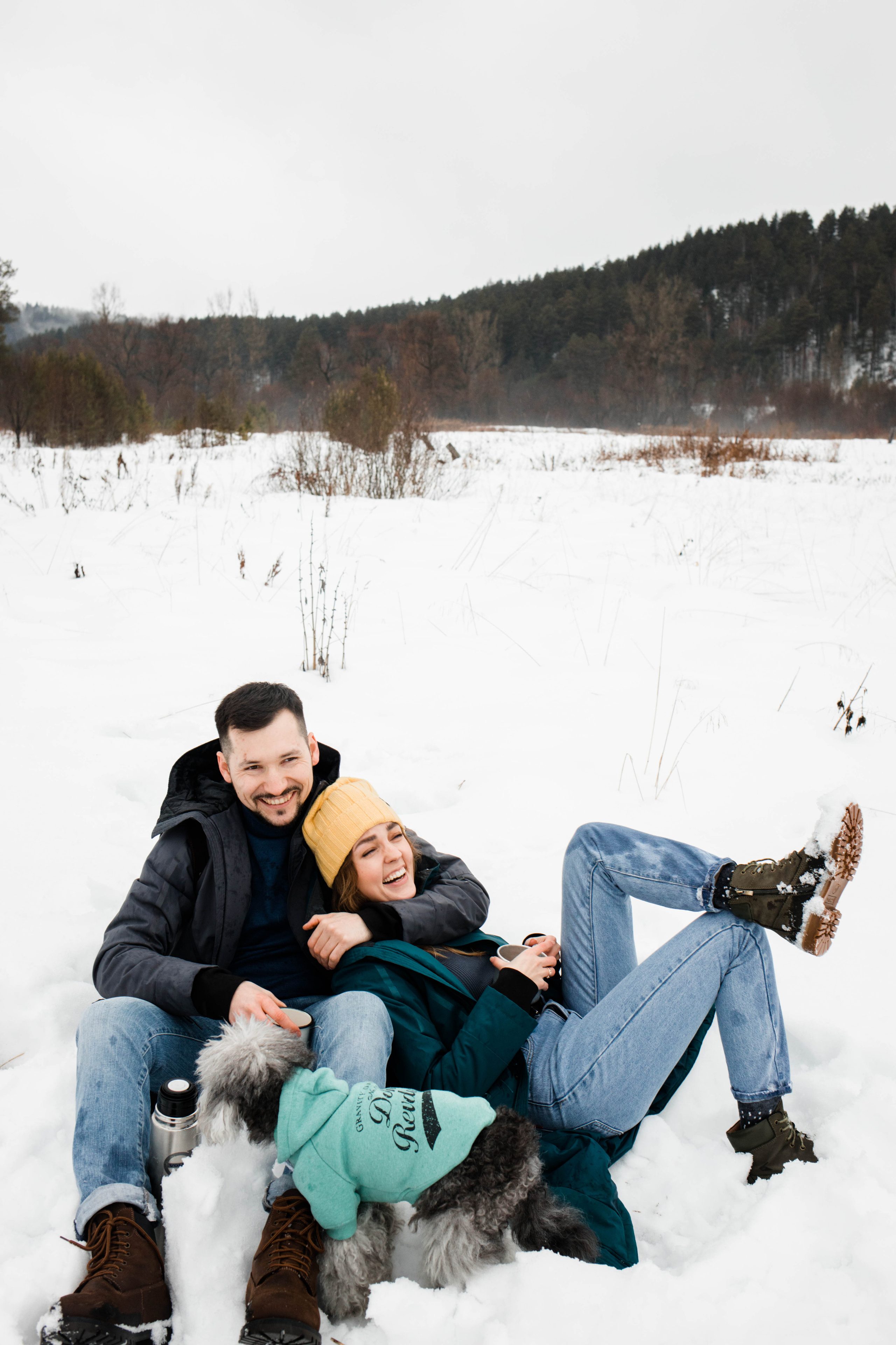 Женя, Антон и дед Маркиз. Фотограф Регина Даниловна Усть — Катав