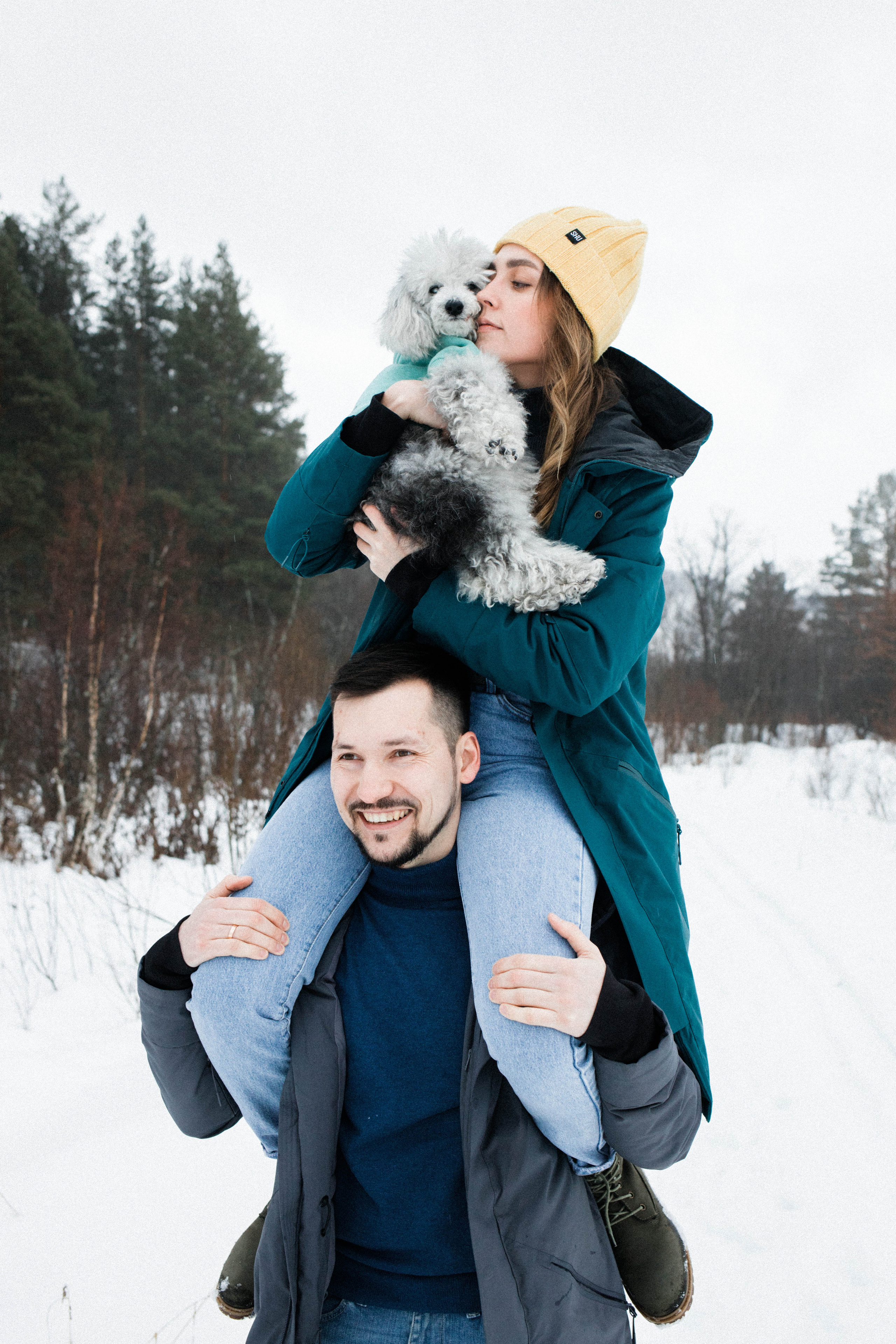 Женя, Антон и дед Маркиз. Фотограф Регина Даниловна Усть — Катав