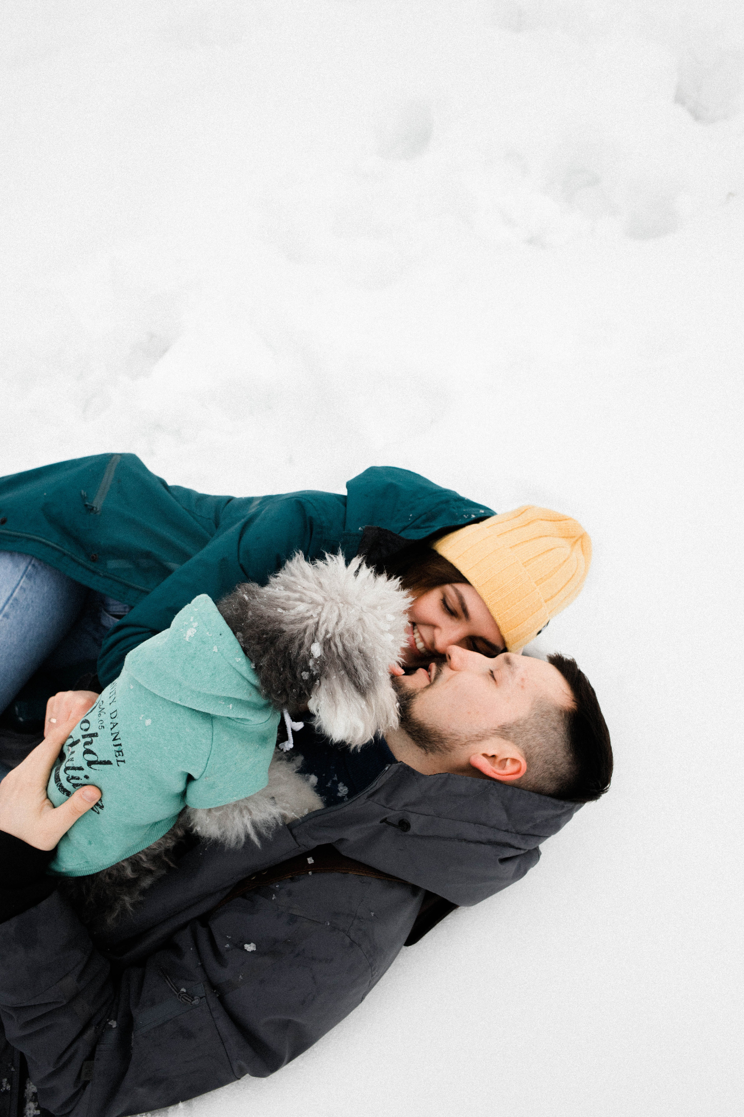 Женя, Антон и дед Маркиз. Фотограф Регина Даниловна Усть — Катав