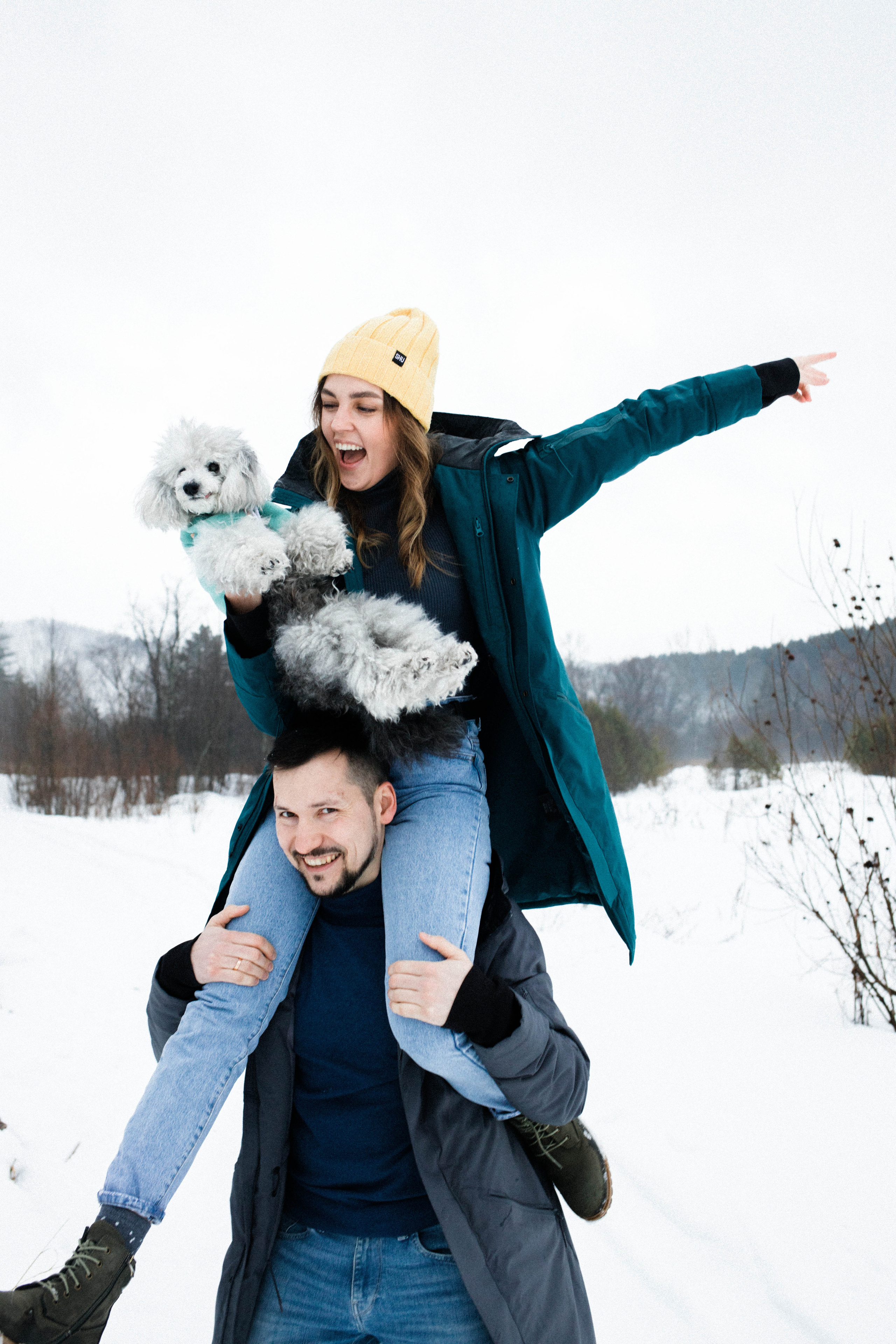 Женя, Антон и дед Маркиз. Фотограф Регина Даниловна Усть — Катав