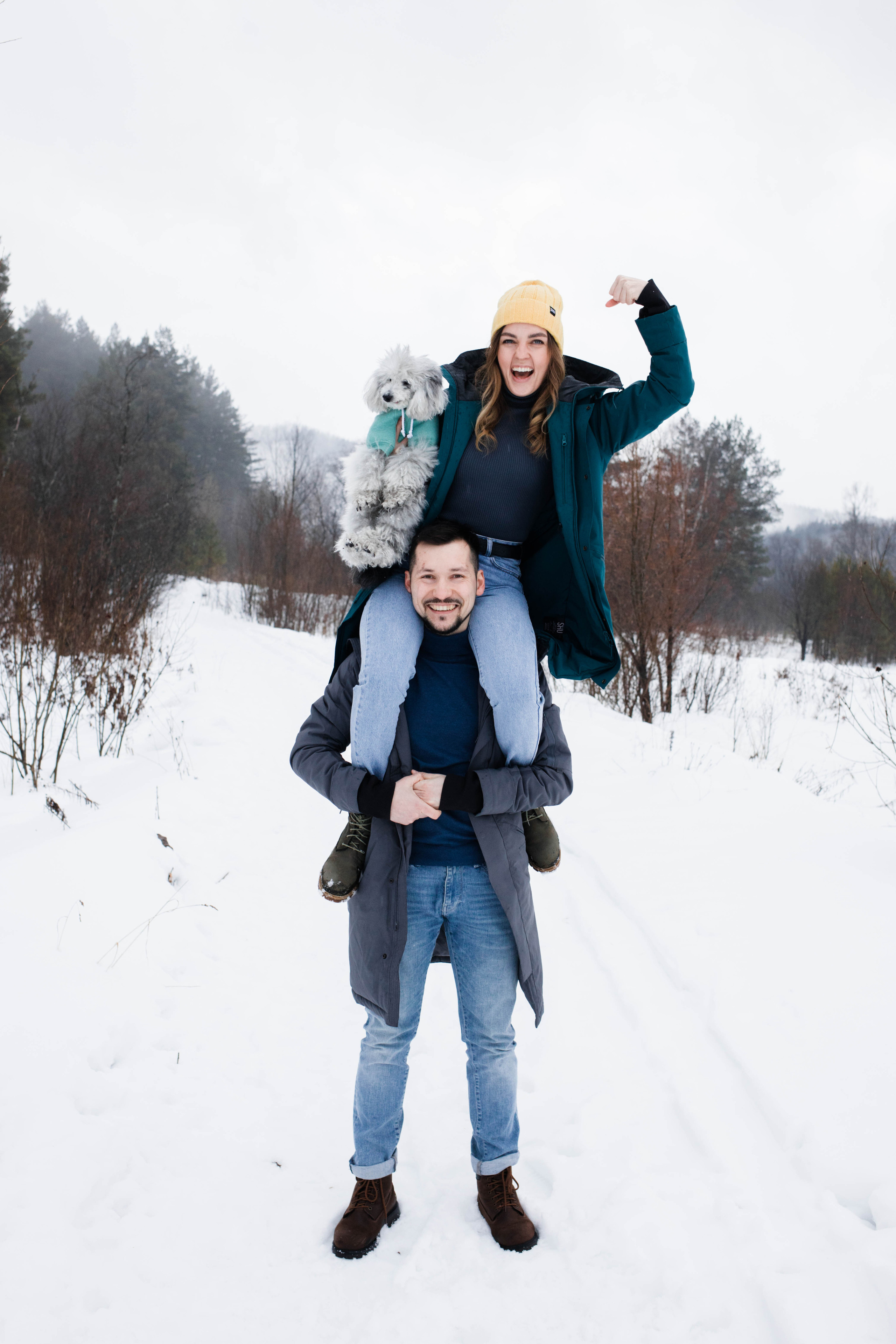 Женя, Антон и дед Маркиз. Фотограф Регина Даниловна Усть — Катав