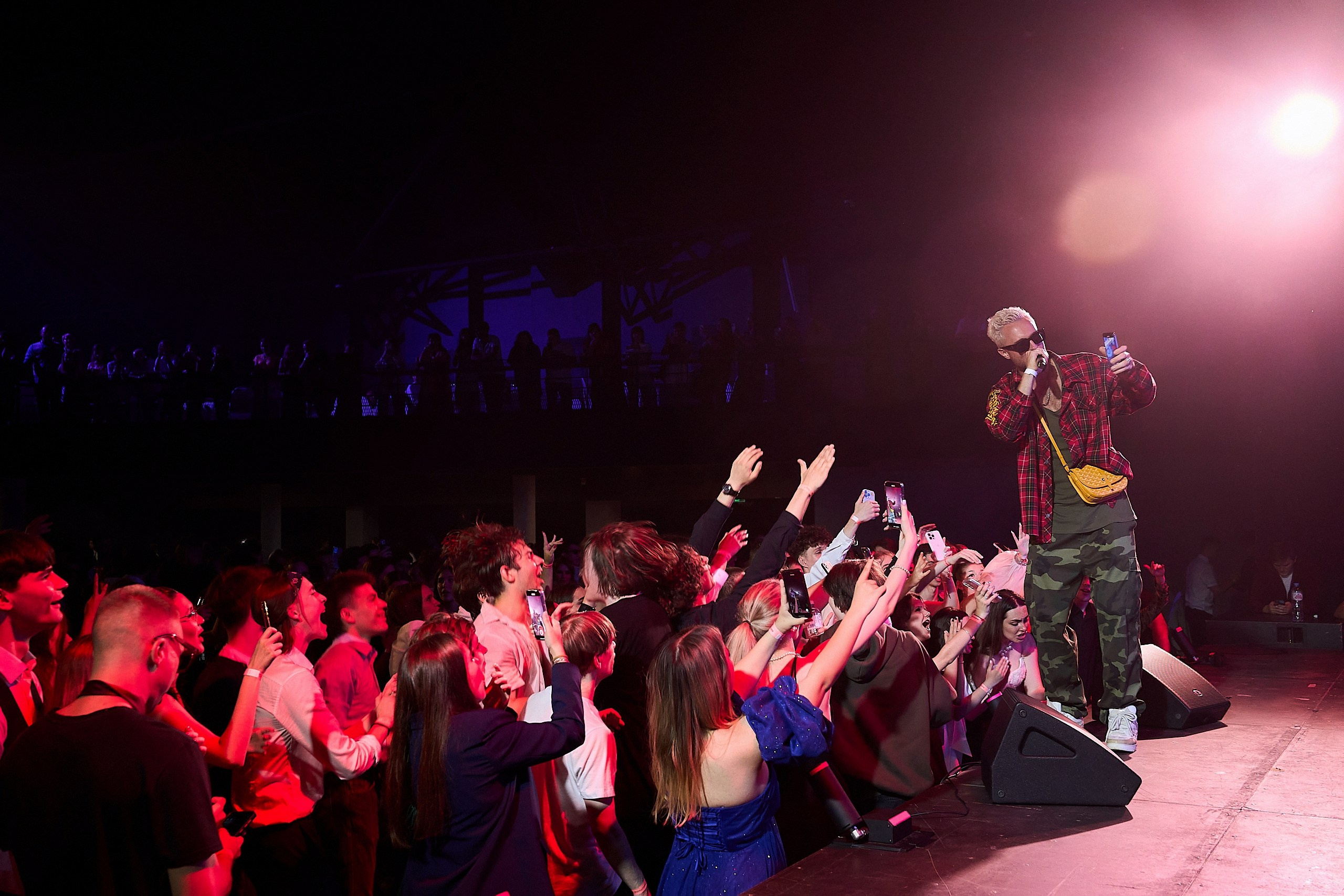 Выпускной 2024 концертный зал Академия ВТБ. Фотограф и Видеограф в Москве. Олег Корушев